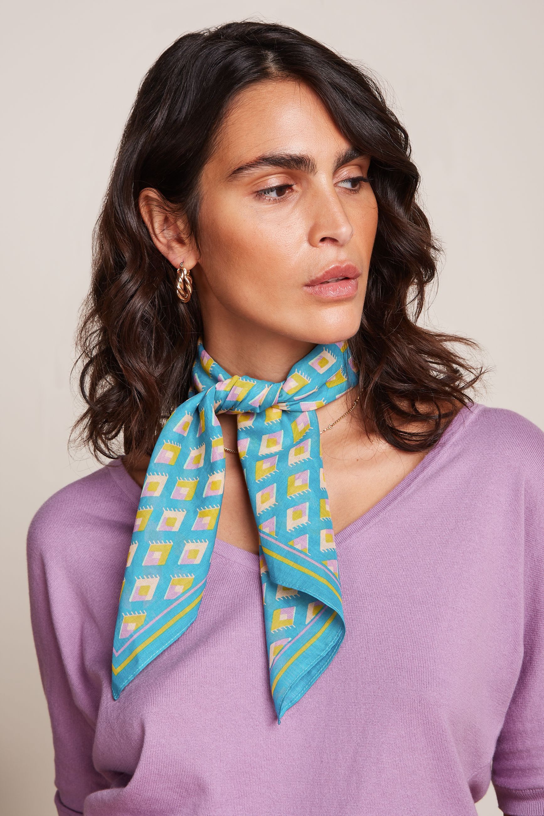 Scarf Pebble
