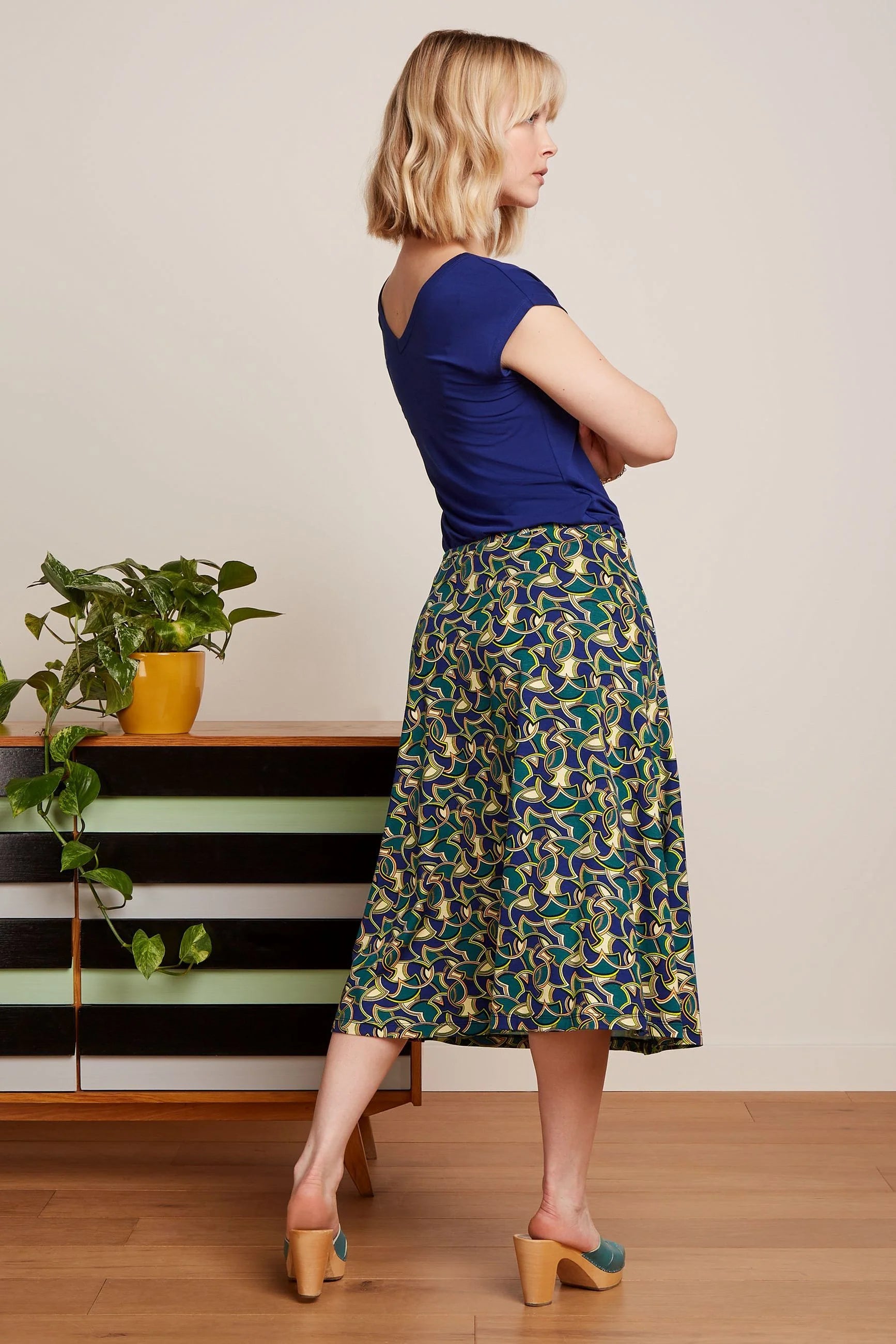 Double V Top Caprice