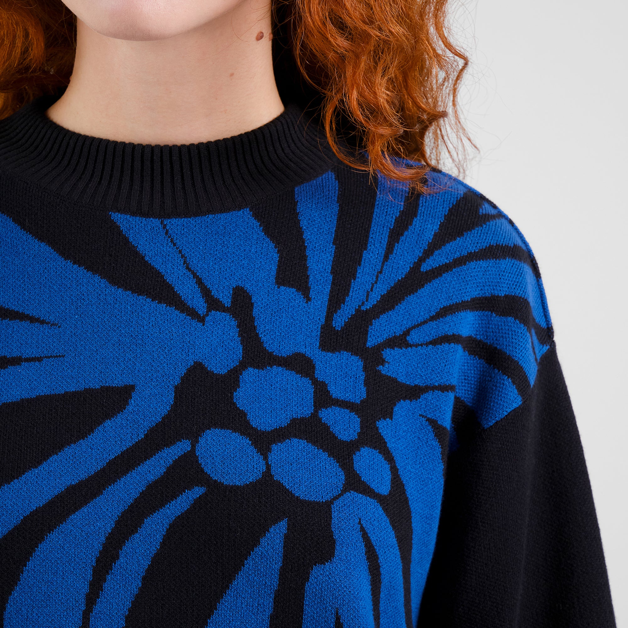 Sweater Limhamn Big Flower Blue