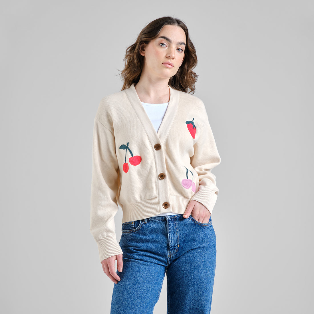 Jacquard-Strickjacke Vanilleweiß – Cardigan aus GOTS-zertifizierter Bio-Baumwolle