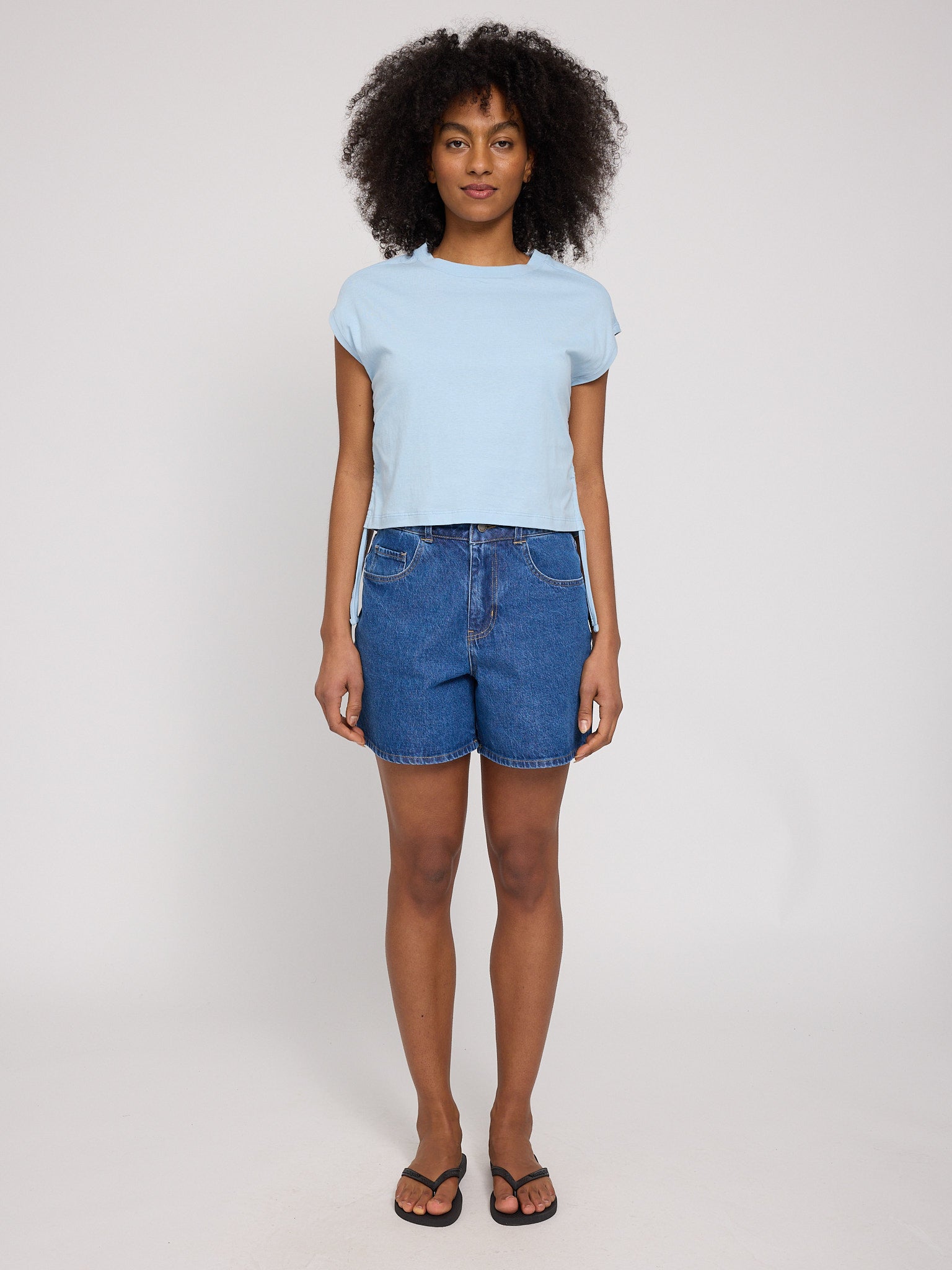 Tie Detail T-Shirt aus Bio-Baumwolle (GOTS)