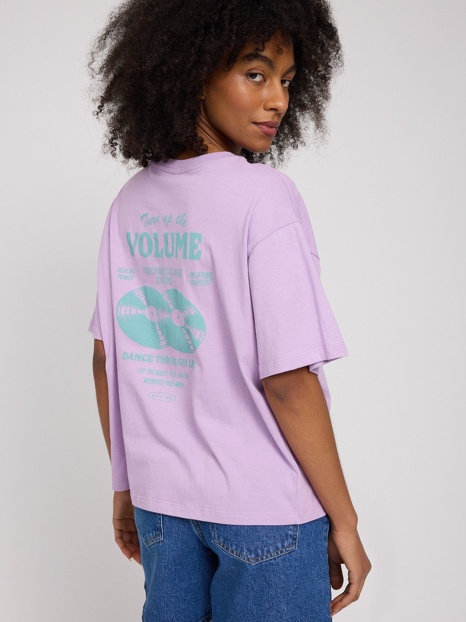 Oversized Back Print T-Shirt – Bio Baumwolle & Statement Design
