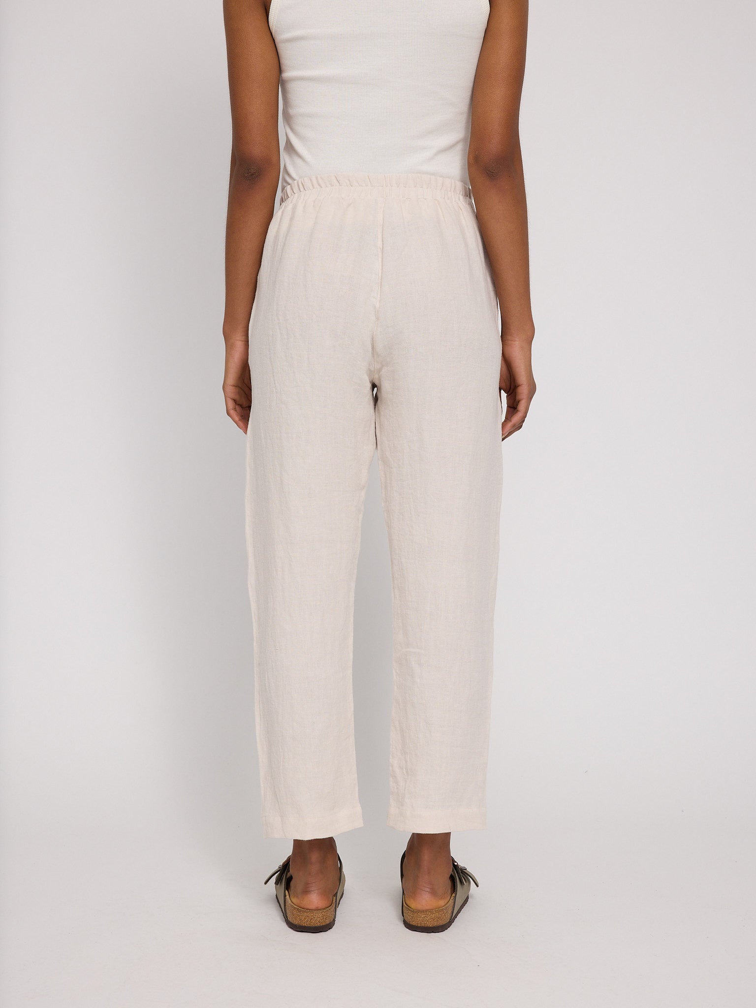 Straight Leg Linen Pants – Luftige Leinenhose für warme Tage