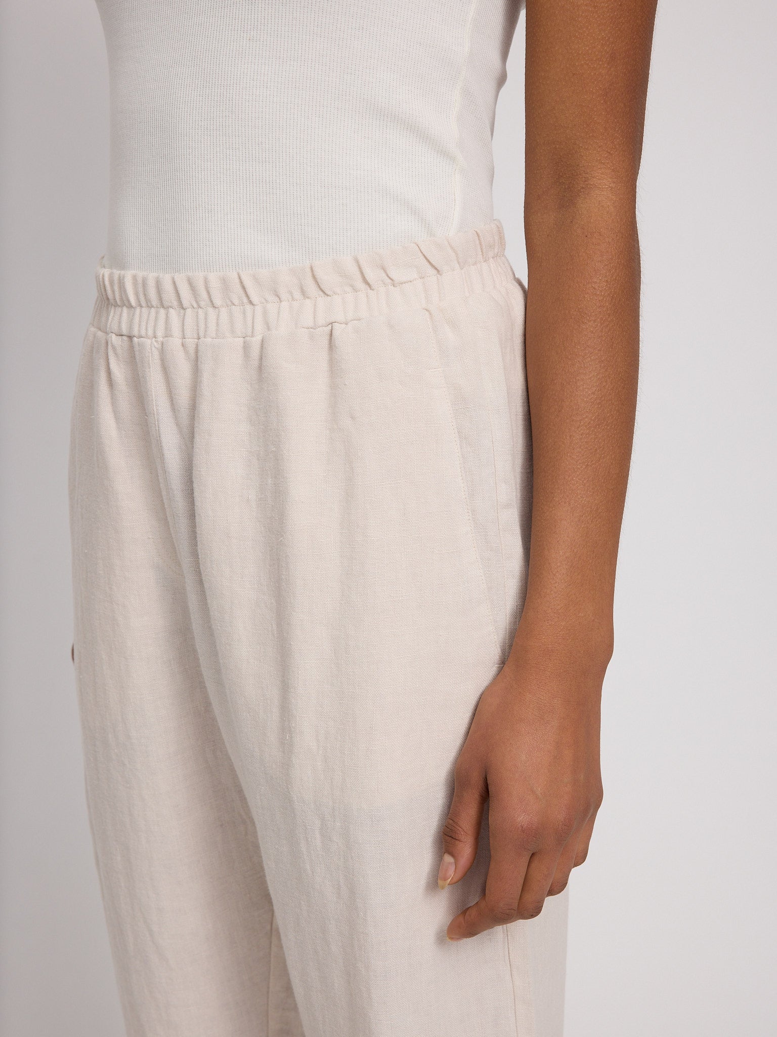 Straight Leg Linen Pants – Luftige Leinenhose für warme Tage