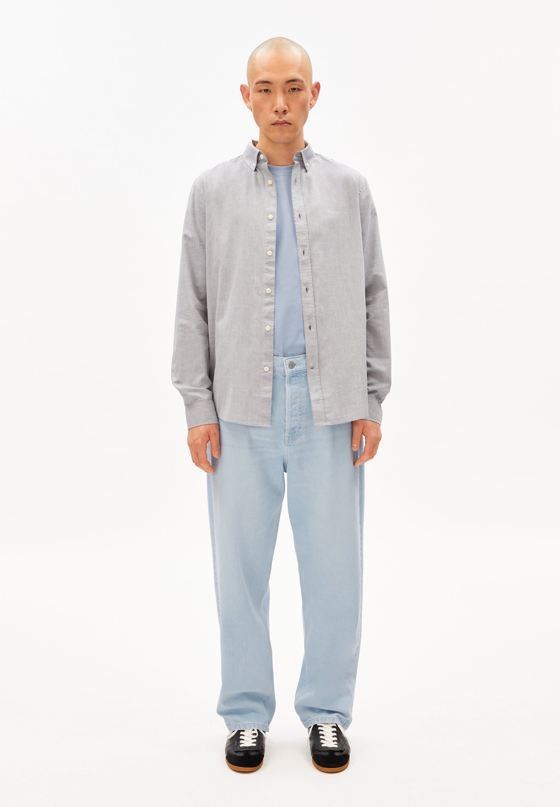 Herrenhemd aus Bio-Baumwolle – Hellgrau