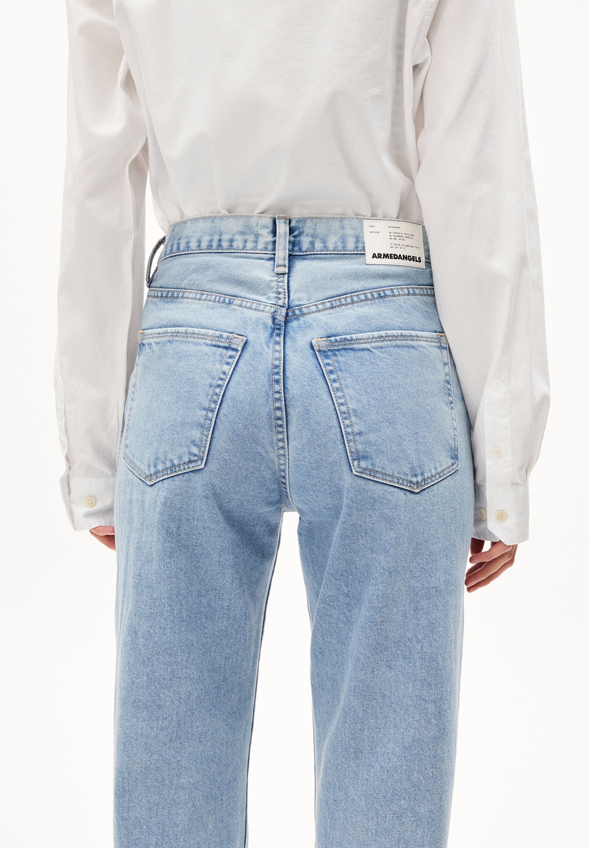 AAIKALA HIGH STRAIGHT JEAN