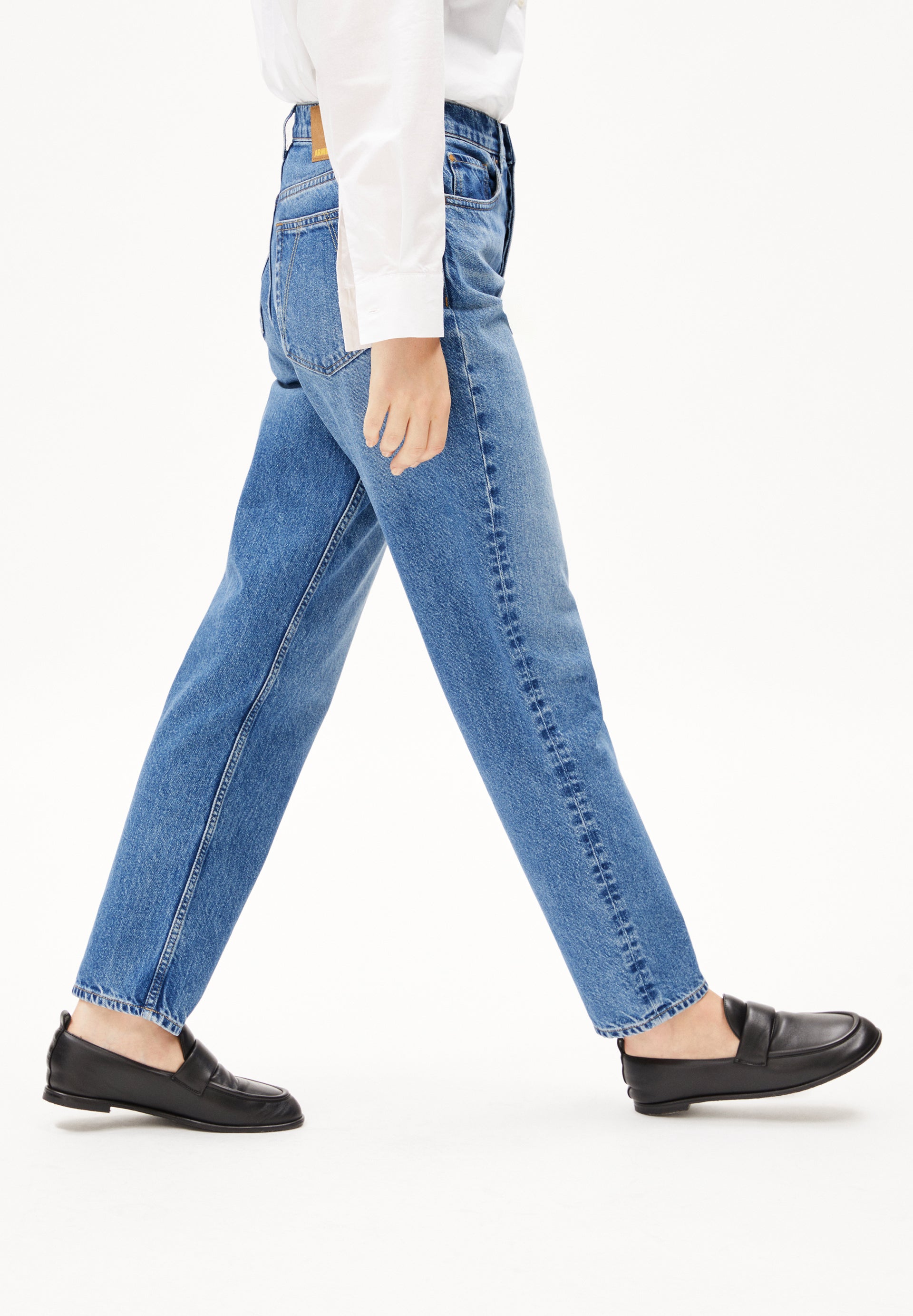 AAIKALA STRAIGHT JEAN