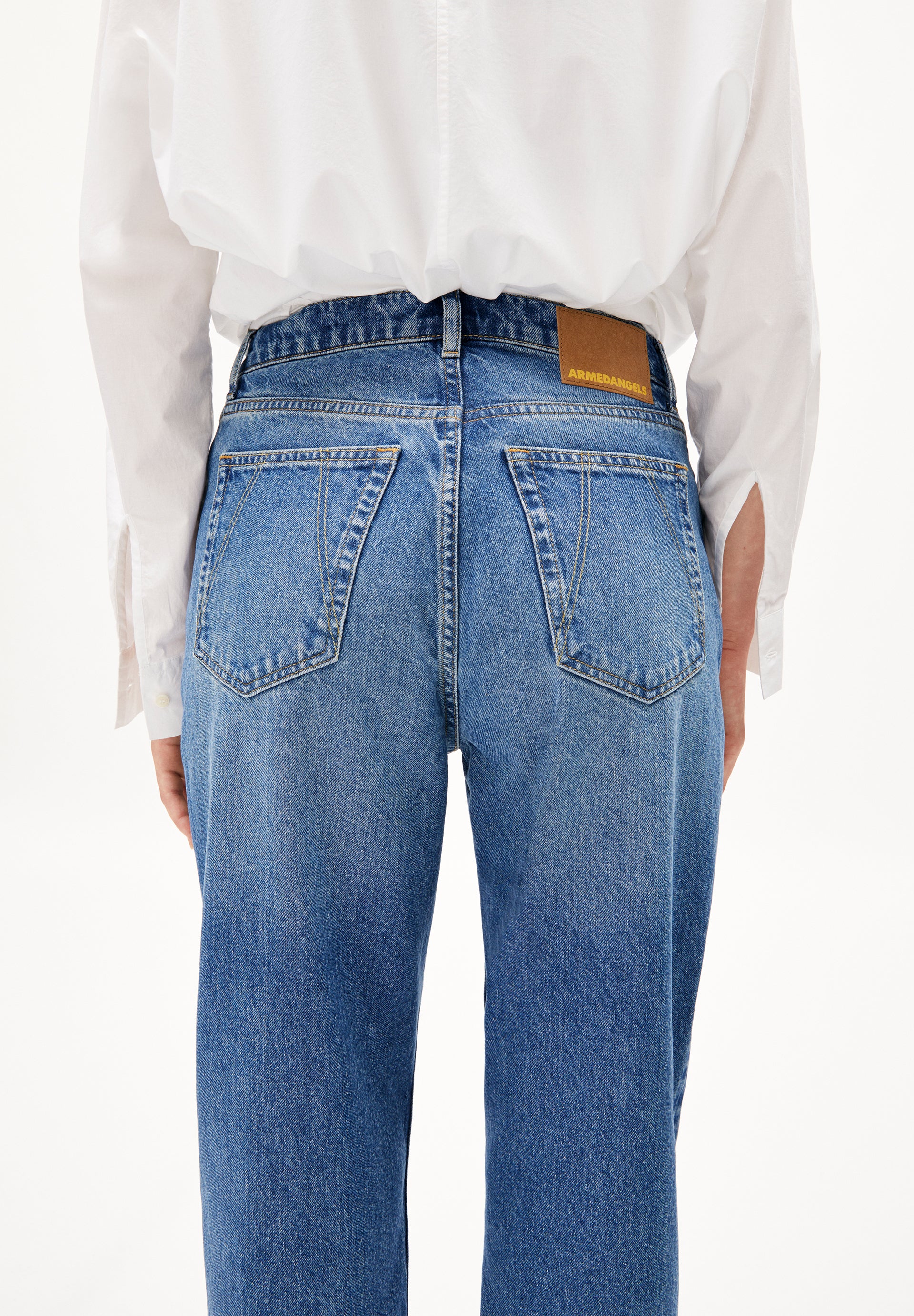 AAIKALA STRAIGHT JEAN