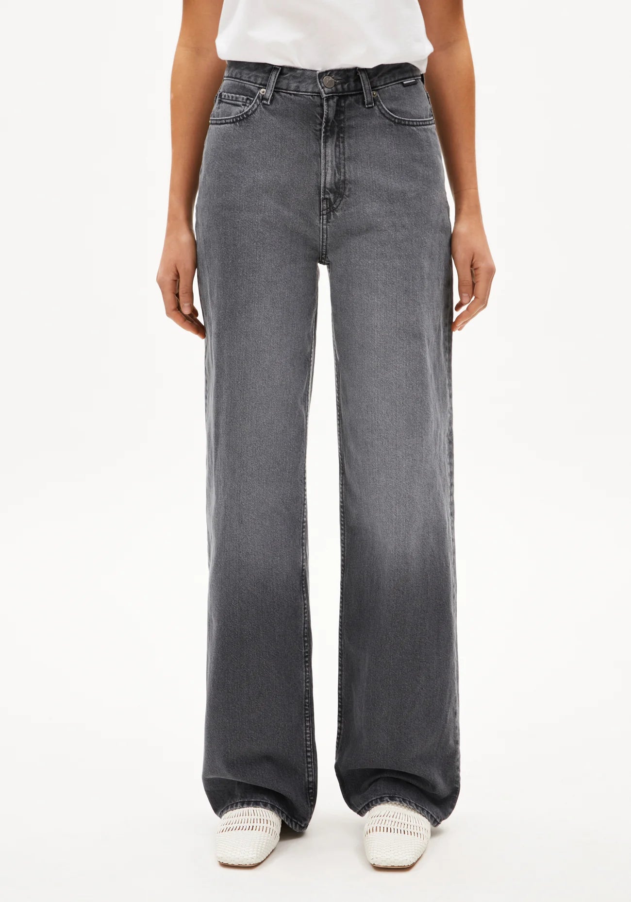ENIJAA WIDE JEANS aus recycelter Baumwolle