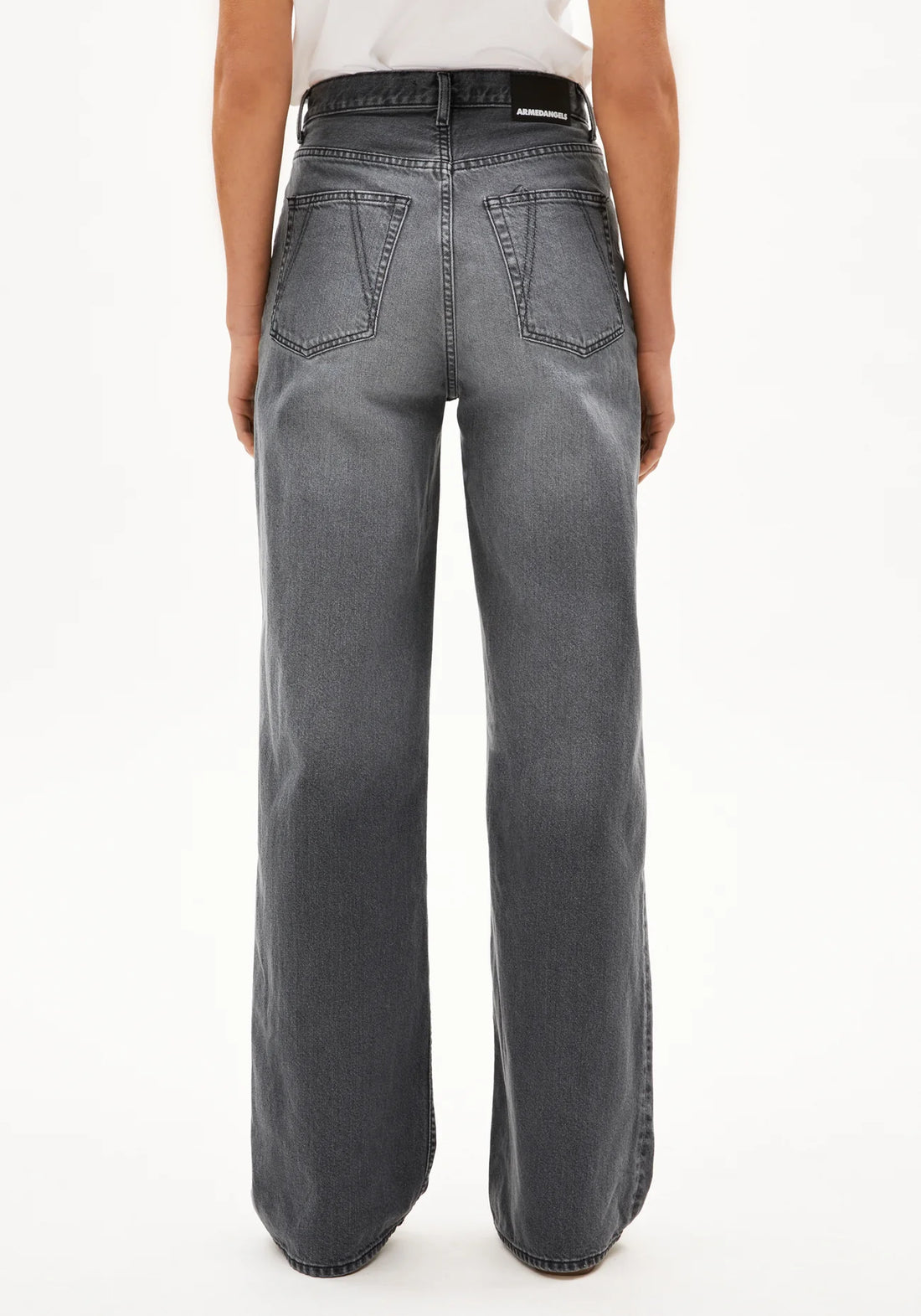 ENIJAA WIDE JEANS aus recycelter Baumwolle