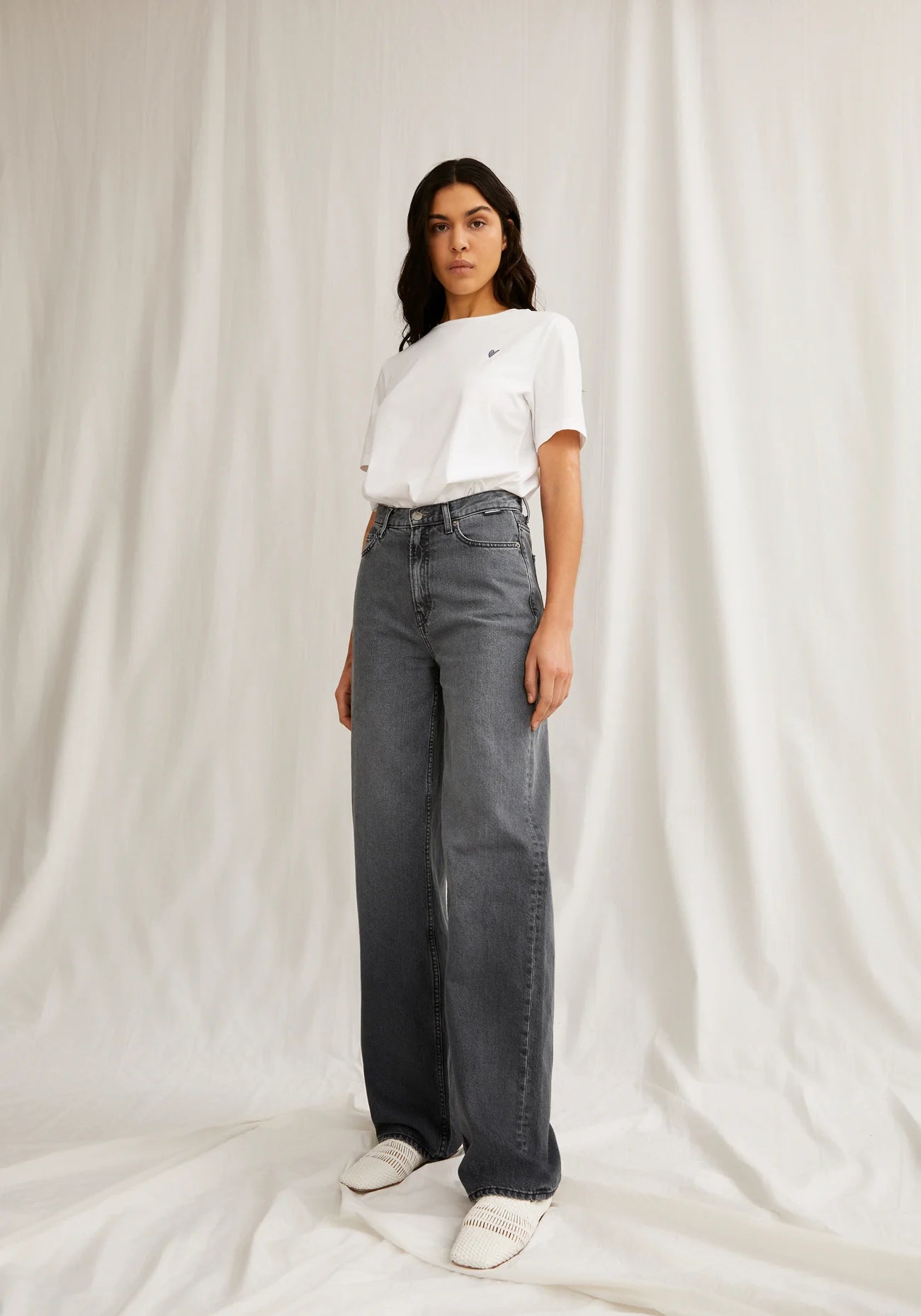 ENIJAA WIDE JEANS aus recycelter Baumwolle