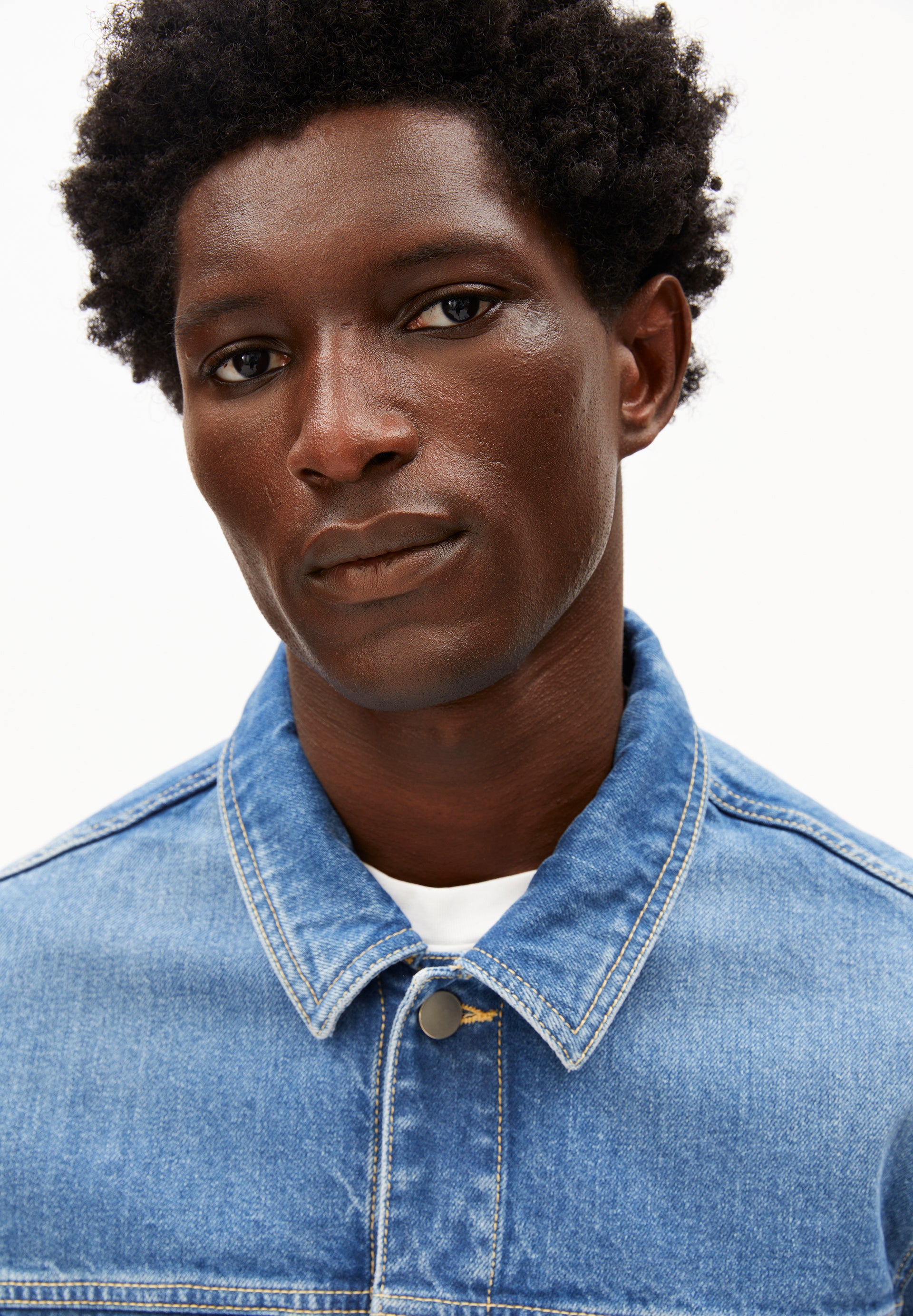 AASHTON JEANSJACKE 100% recycelter Baumwolle