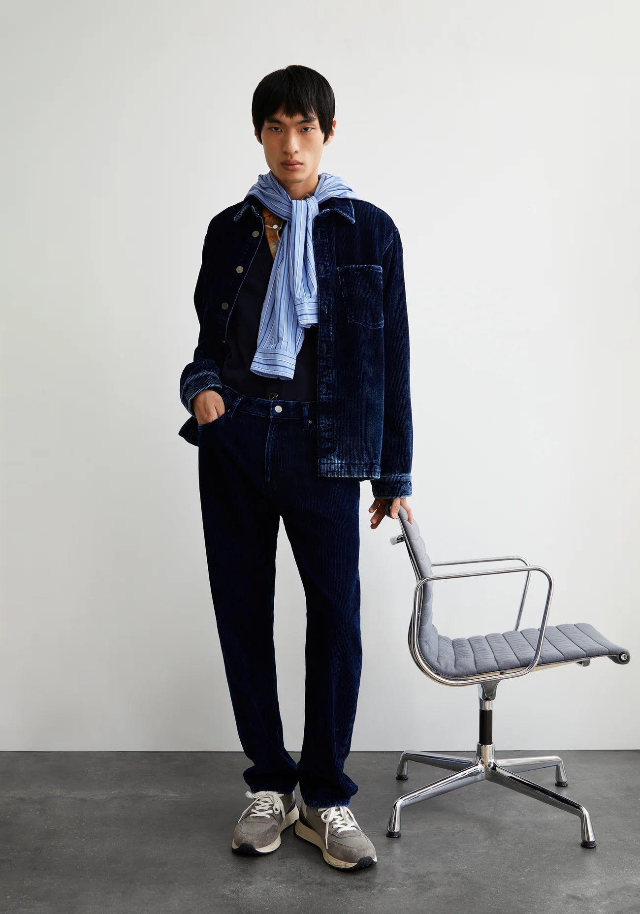 MAAKX INDIGO CORDHOSE aus Bio-Baumwolle