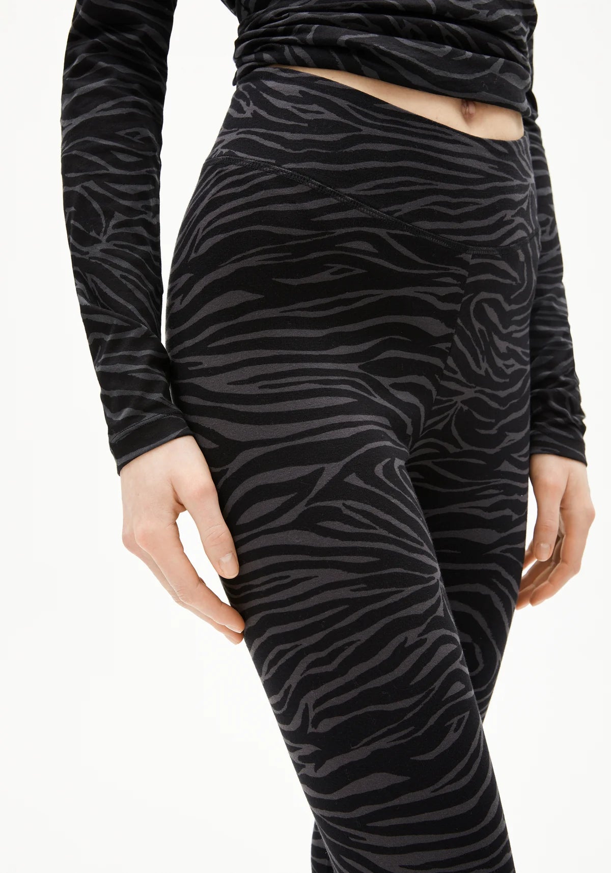 FARIBAA ZEBRARAA Leggings aus Bio-Baumwoll Mix