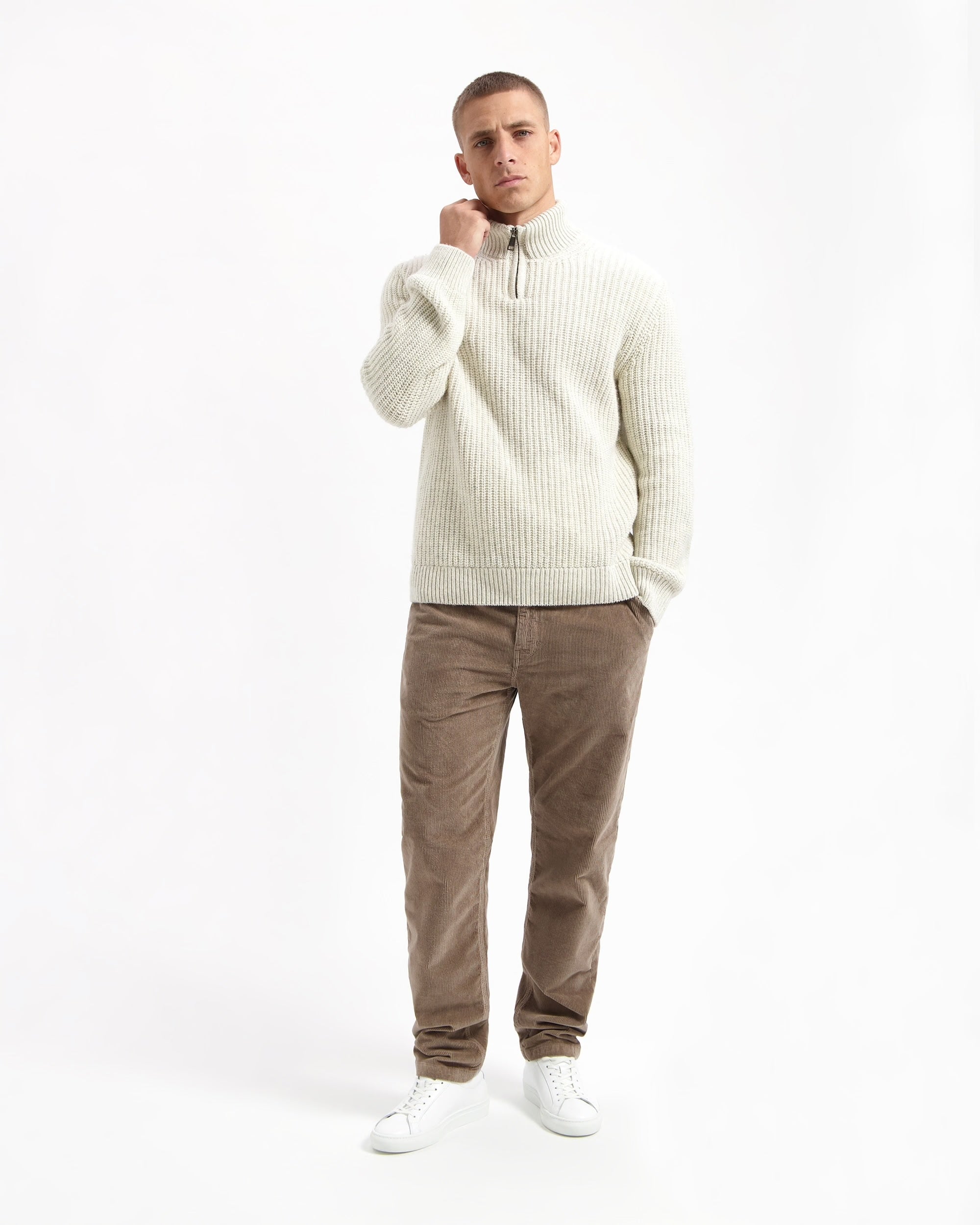 Darren Chino Corduroy in Taupe – vielseitige Kordhose