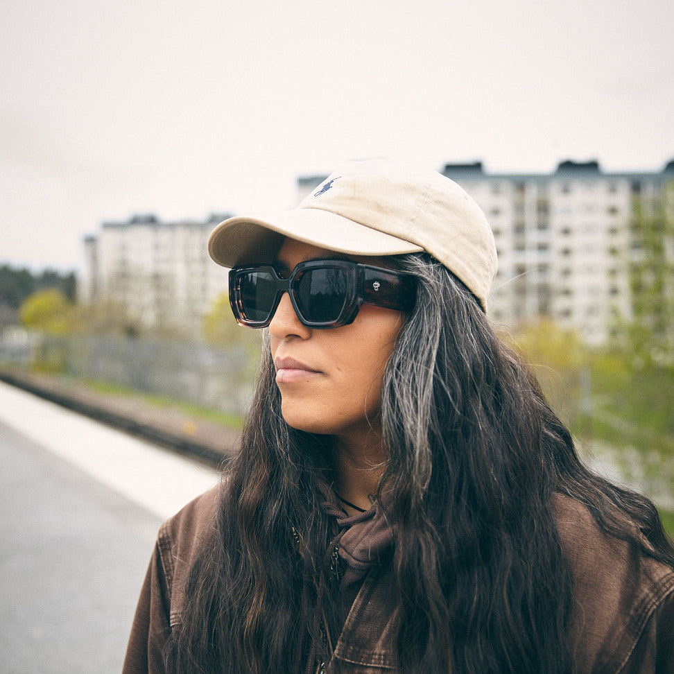 Sonnenbrille Hong Kong in Grey Turtle / Grey