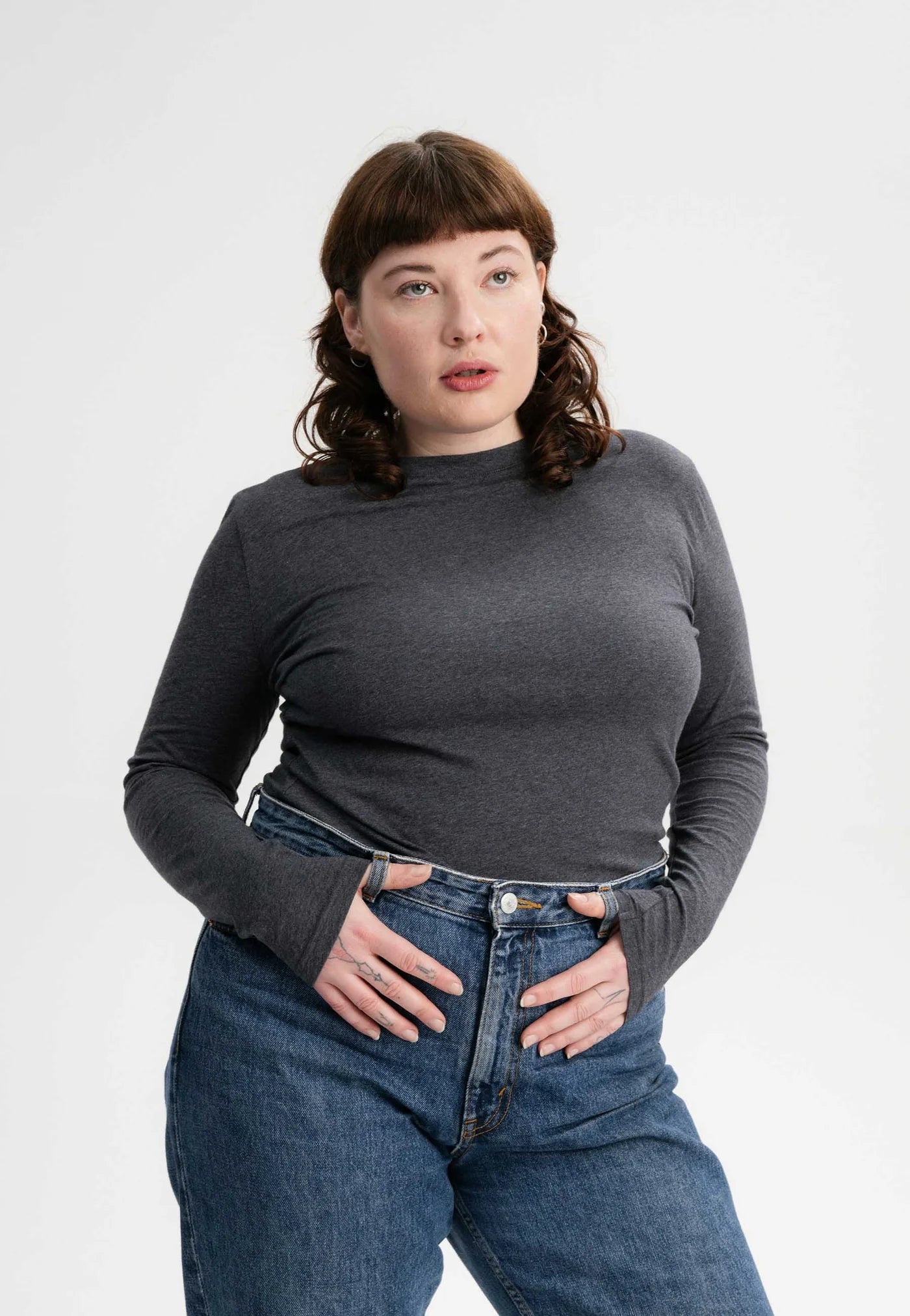 Basic Langarmshirt DHIVYA anthrazit melange