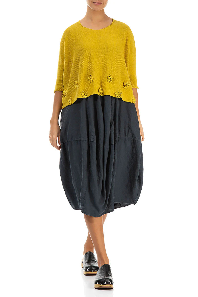 Mit Blumen verzierter Leinenpullover in Honey