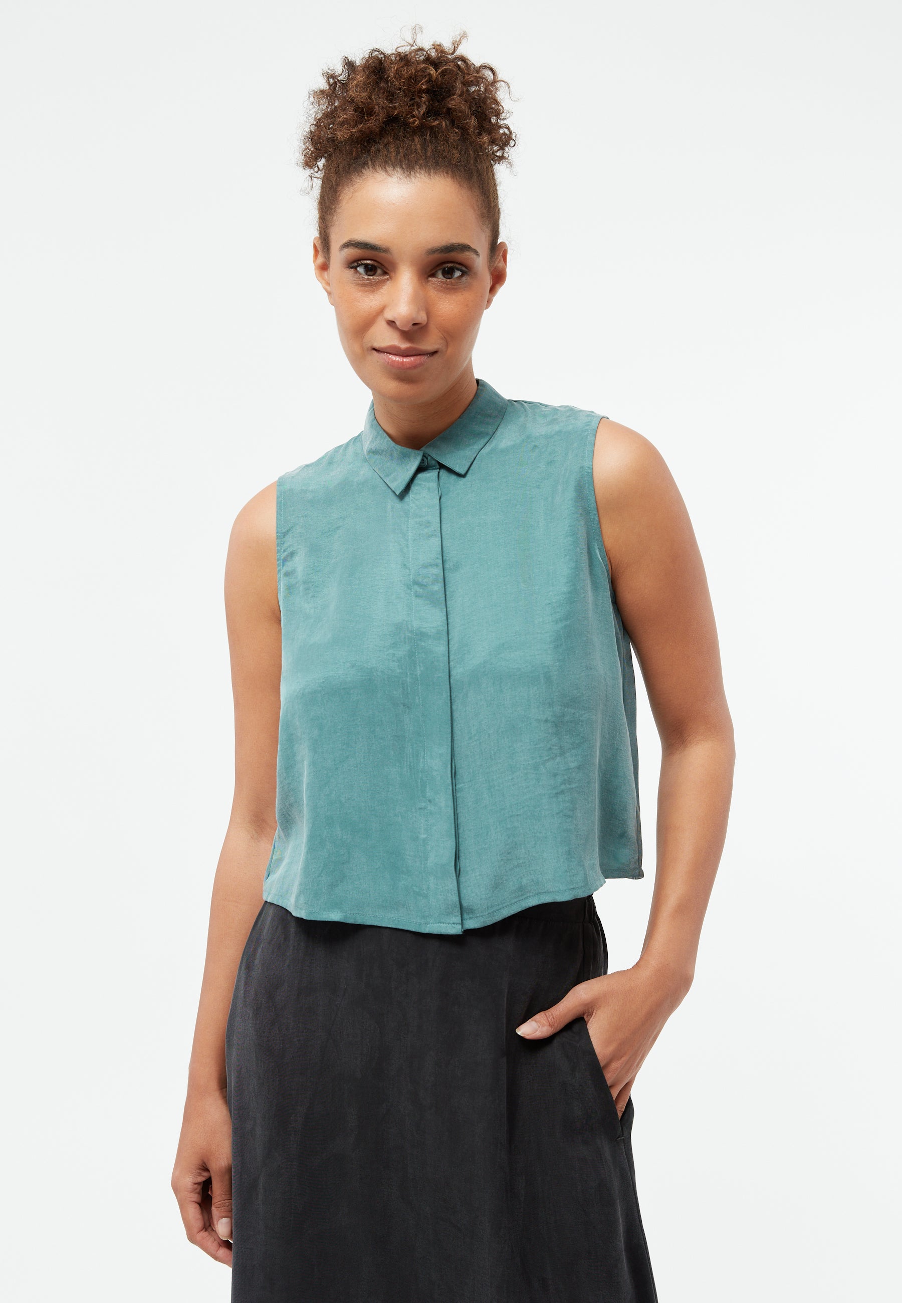 Ärmellose Bluse aus 100% TENCEL™ Lyocell – Graphite Green