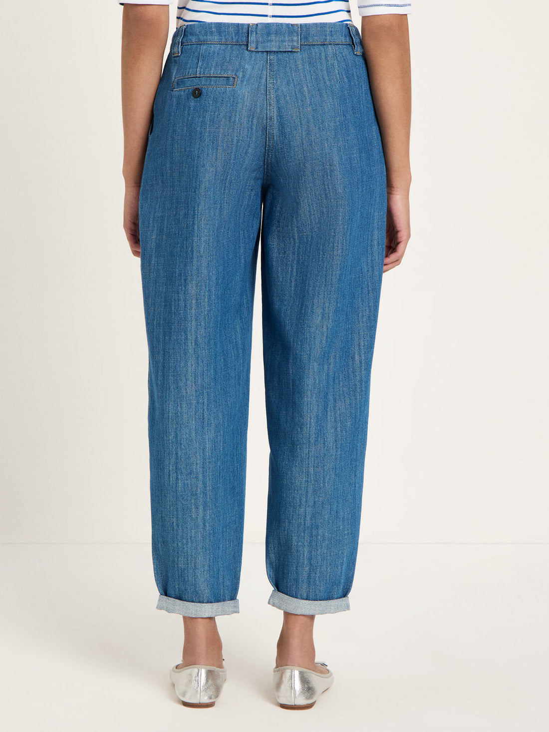 Jeans mit Bundfalte aus Bio-Baumwolle (GOTS)