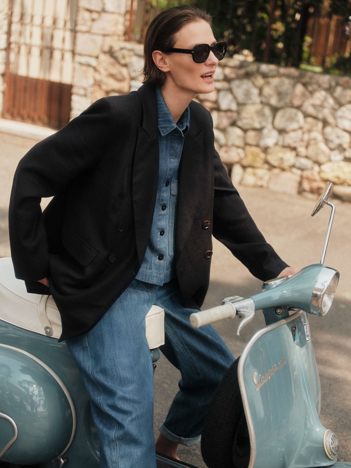 Jeans mit Bundfalte aus Bio-Baumwolle (GOTS)