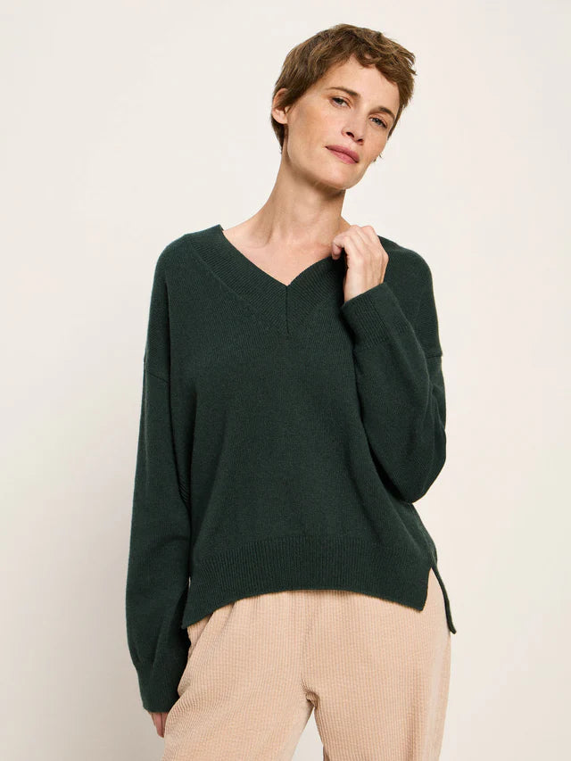 Pullover mit V-Ausschnitt (GOTS) aus Bio-Schurwolle und Bio-Baumwolle