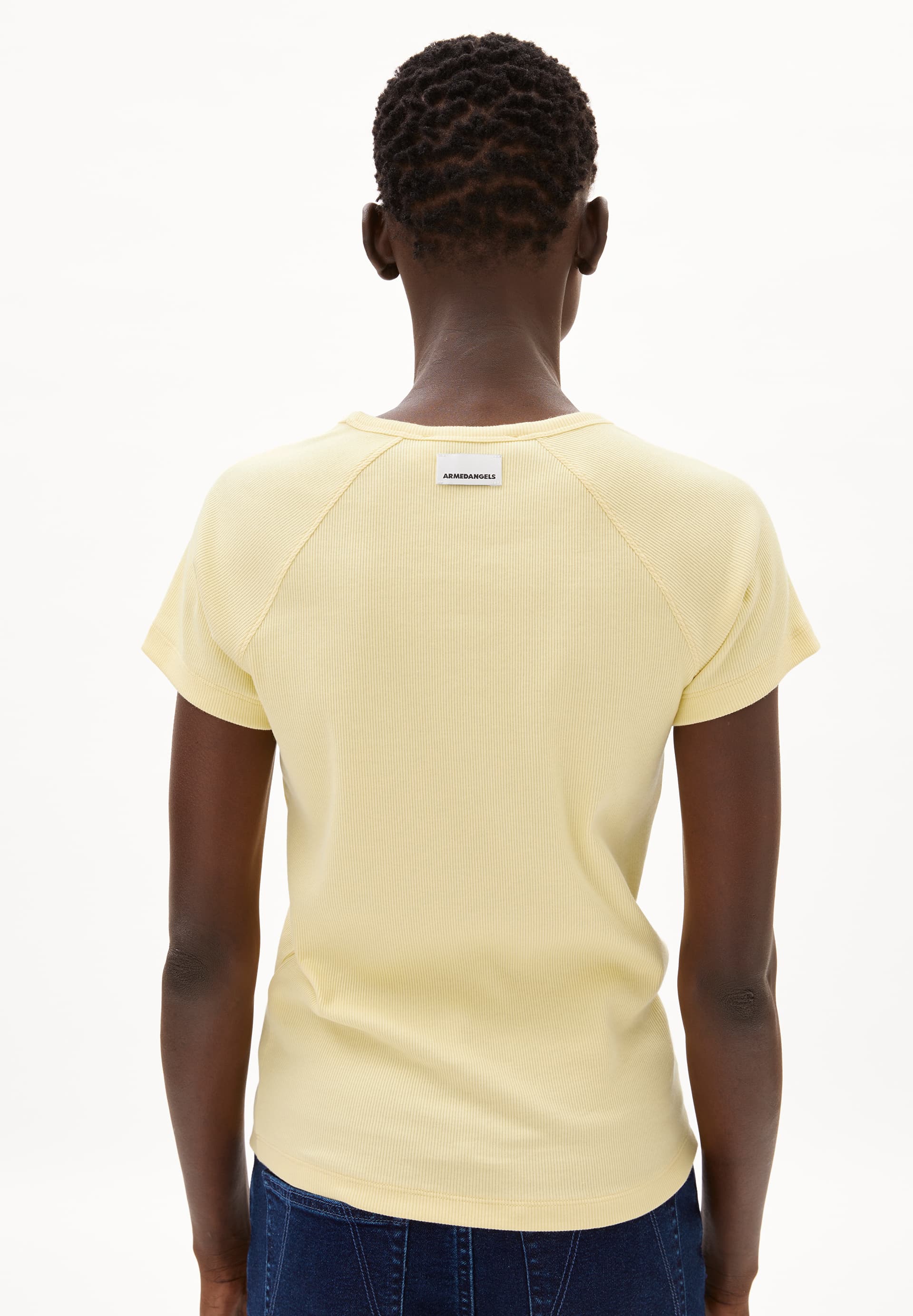 HANJAA IN EARLY YELLOW – RIPP-T-SHIRT AUS BIO-BAUMWOLL MIX