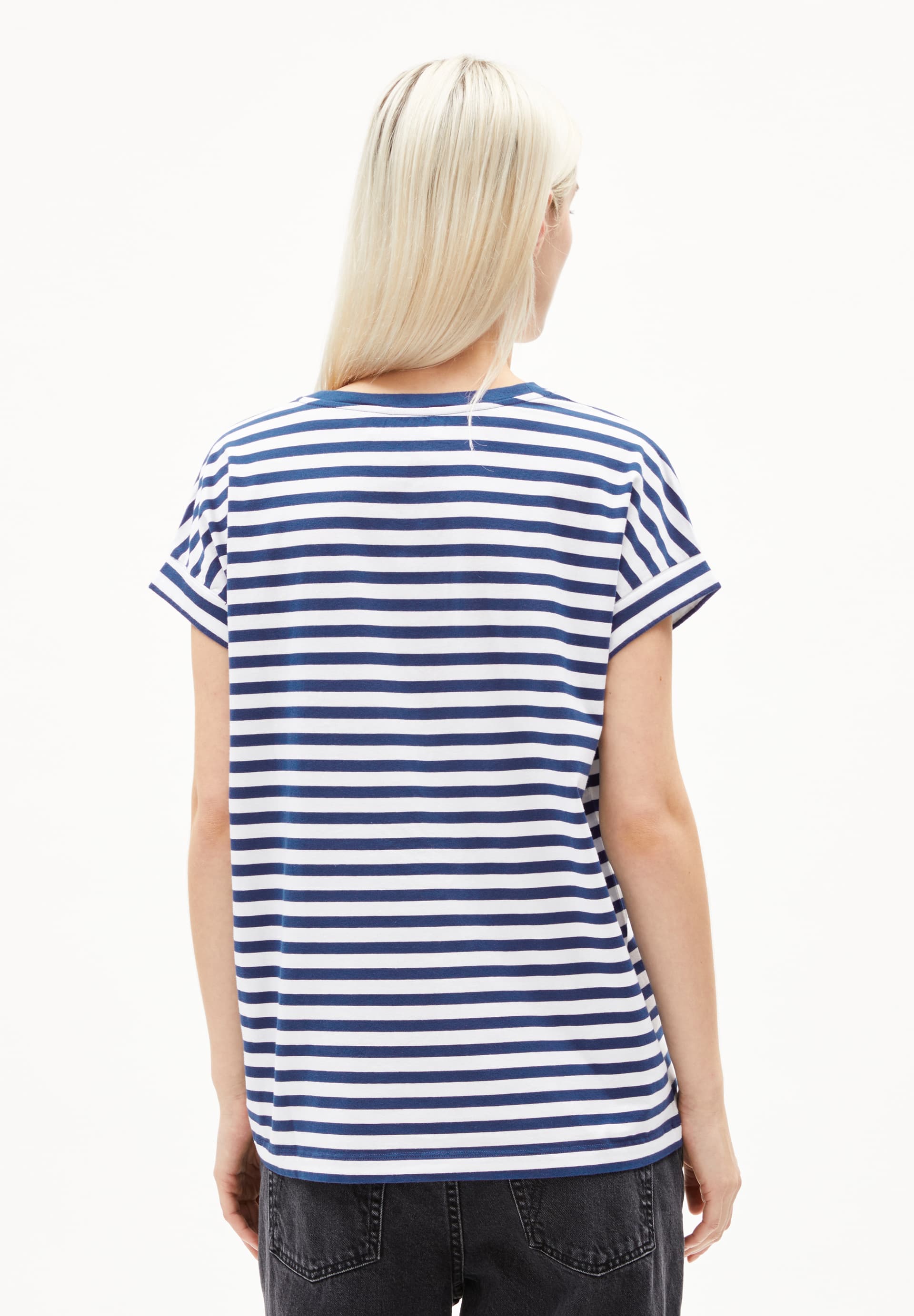 IDAARA STRIPES IN WHITE - LAPIS BLUE – T-SHIRT AUS BIO-BAUMWOLLE