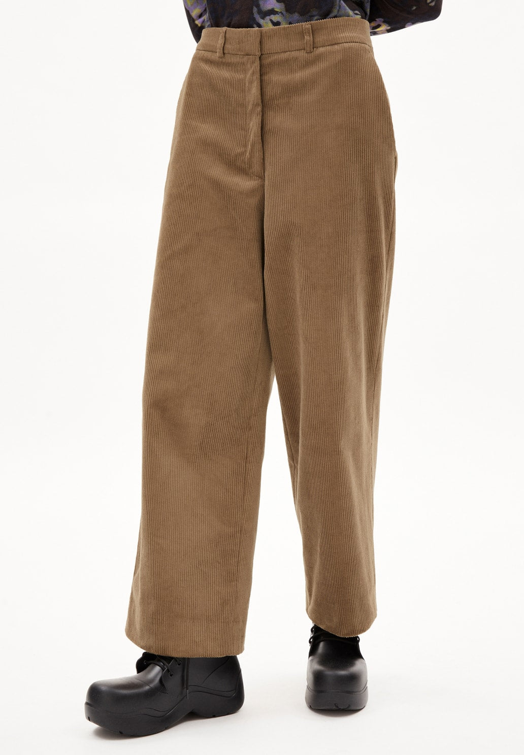 JAALMA CORDUROY – HOSE AUS BIO-BAUMWOLL MIX in dark sand stone