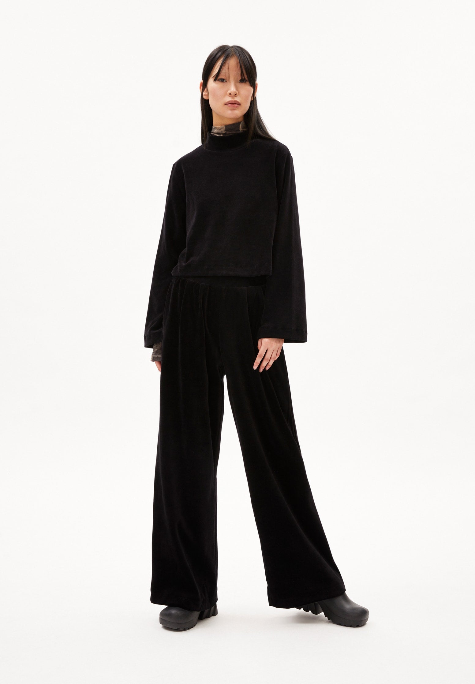 JUANAA VELVET – JERSEYHOSE AUS BIO-BAUMWOLLE IN SCHWARZ