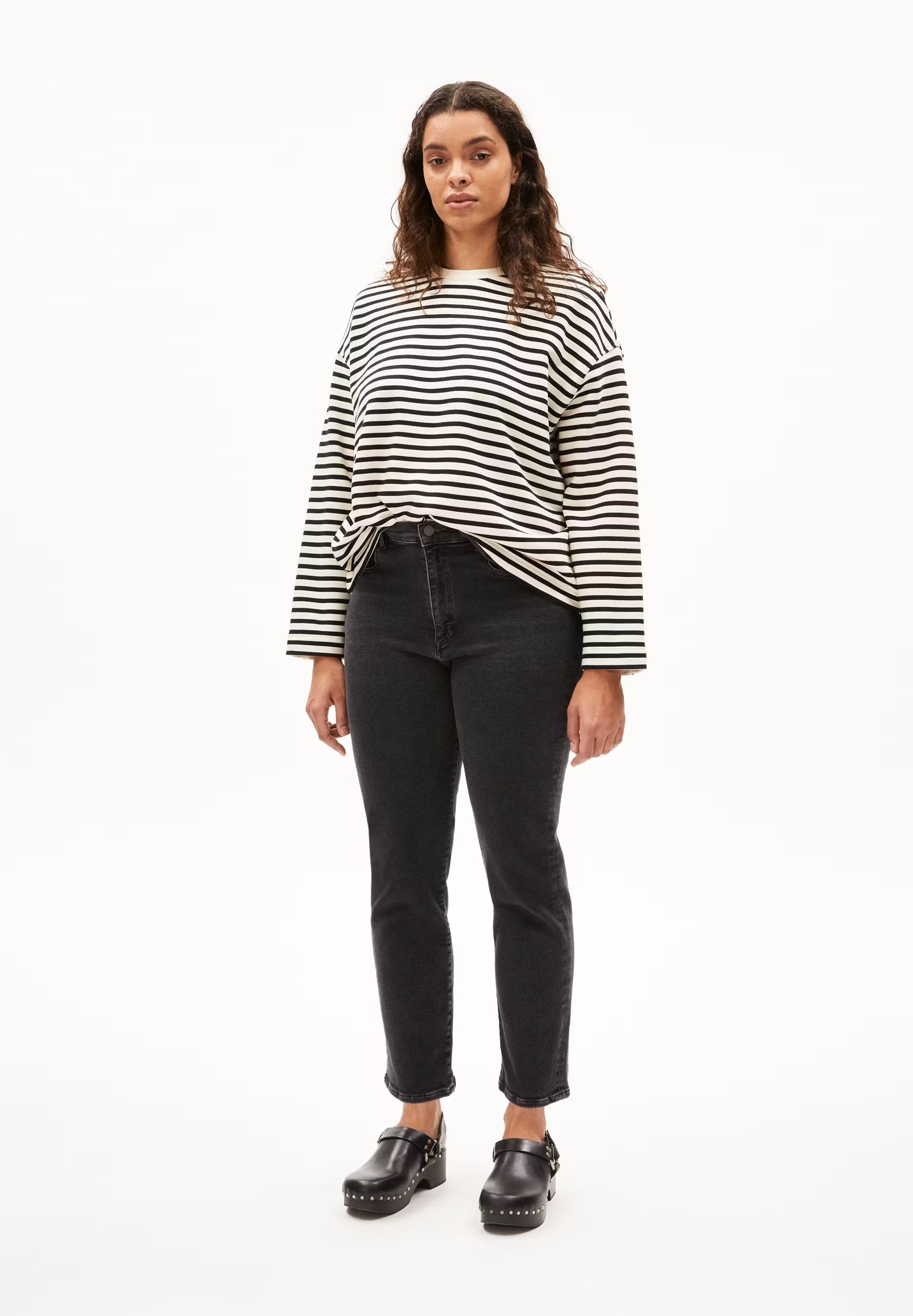 LEJAANI IN BLACKISH – JEANS STRAIGHT LEG HIGH WAIST ANKLE BIO-BAUMWOLL MIX X-STRETCH