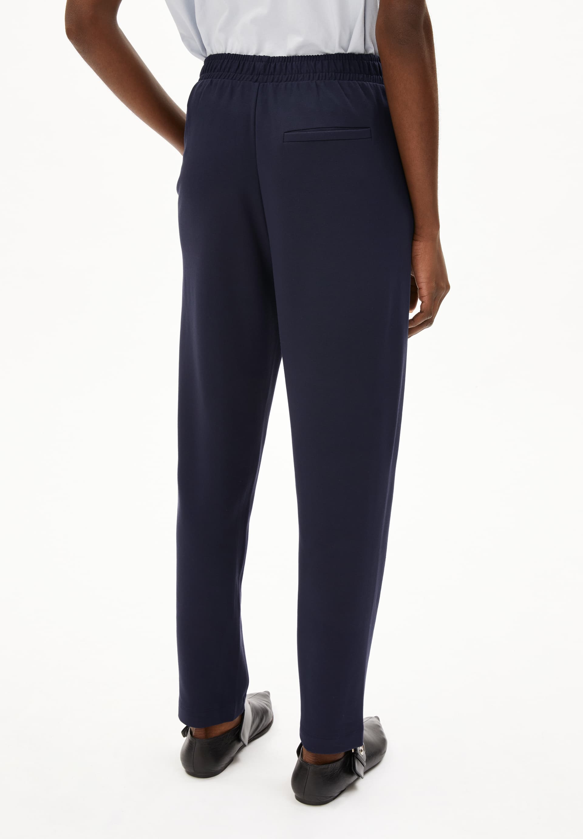 MAGDAALENA IN NIGHT SKY – JERSEYHOSE AUS LENZING™ ECOVERO™ VISKOSE MIX
