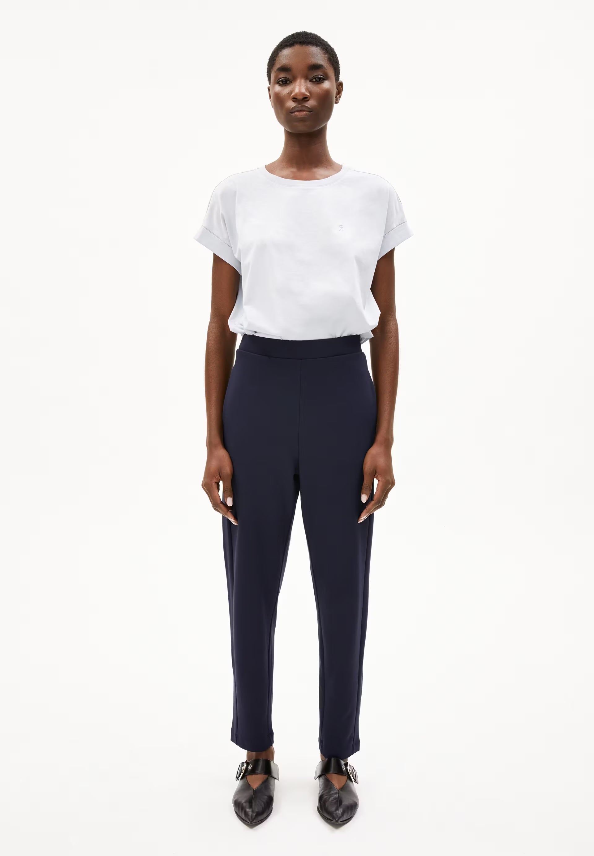 MAGDAALENA IN NIGHT SKY – JERSEYHOSE AUS LENZING™ ECOVERO™ VISKOSE MIX
