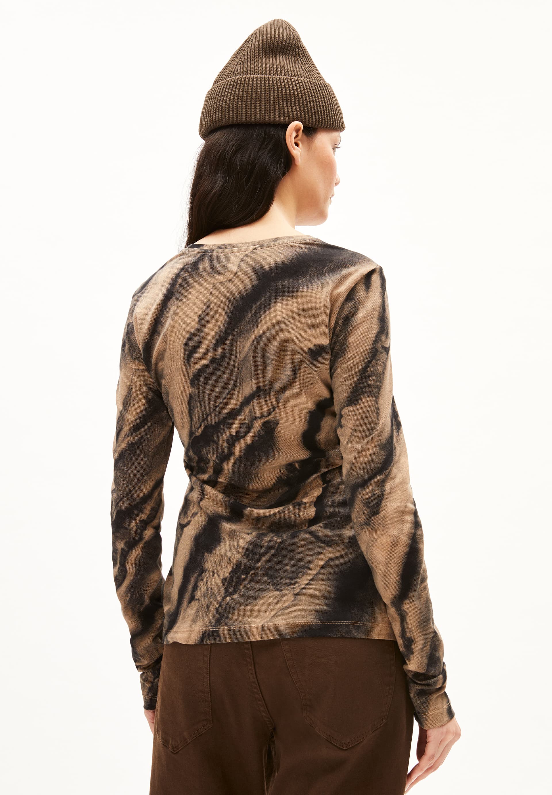 RACARLAA EARTH IN CINNAMON DUST – LONGSLEEVE SLIM FIT AUS BIO-BAUMWOLLE