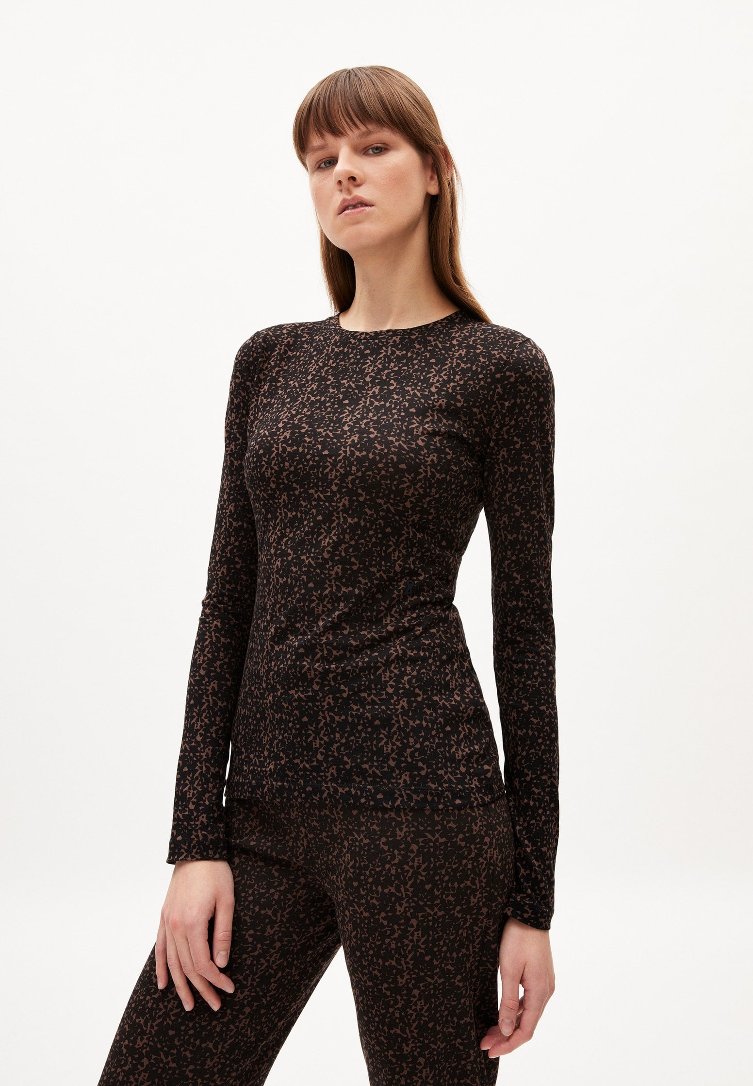 RICCAARDA ABSTRACT Longsleeve Slim Fit aus Bio-Baumwolle