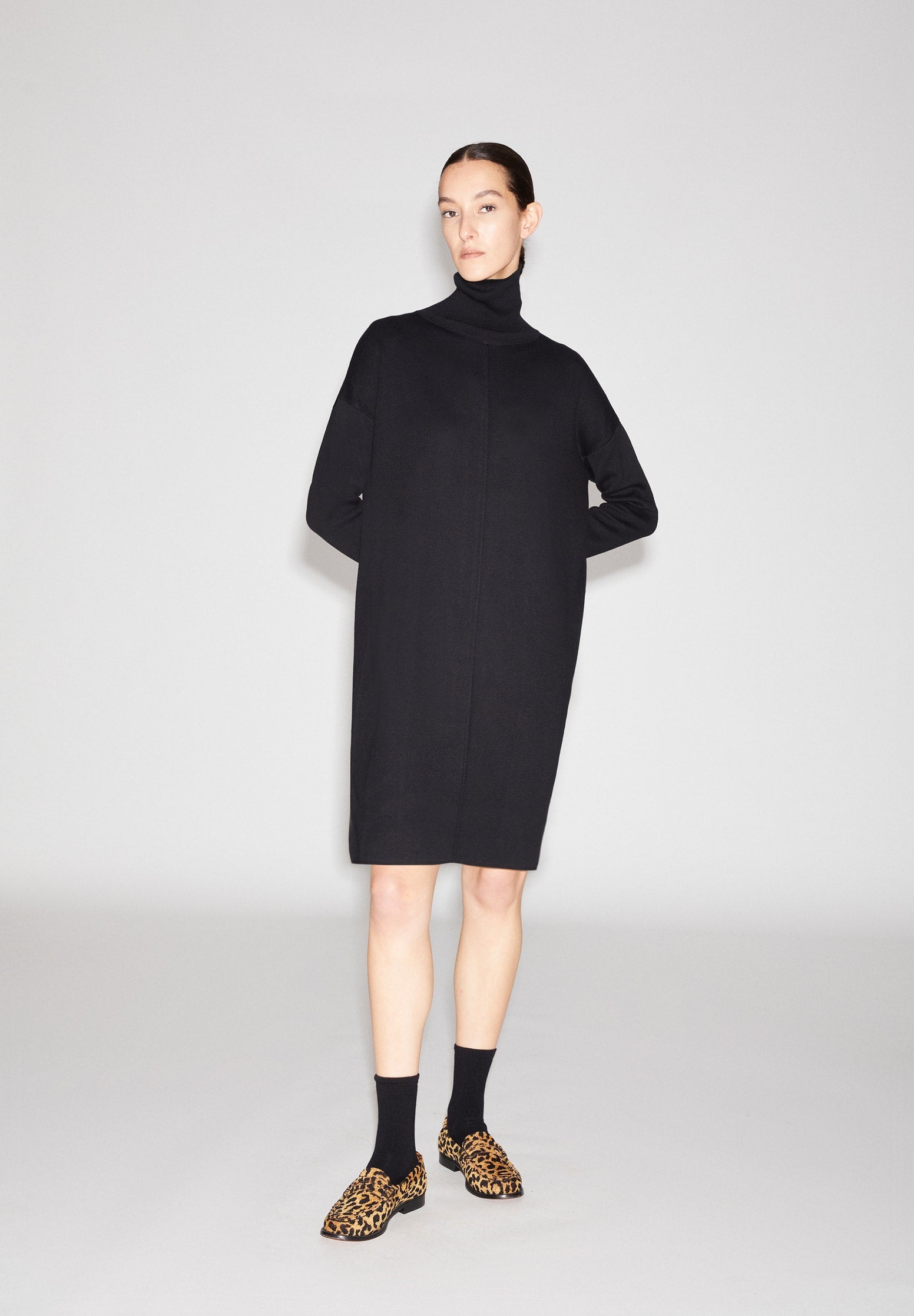 STINIAA Strickkleid Loose Fit aus Bio-Baumwolle