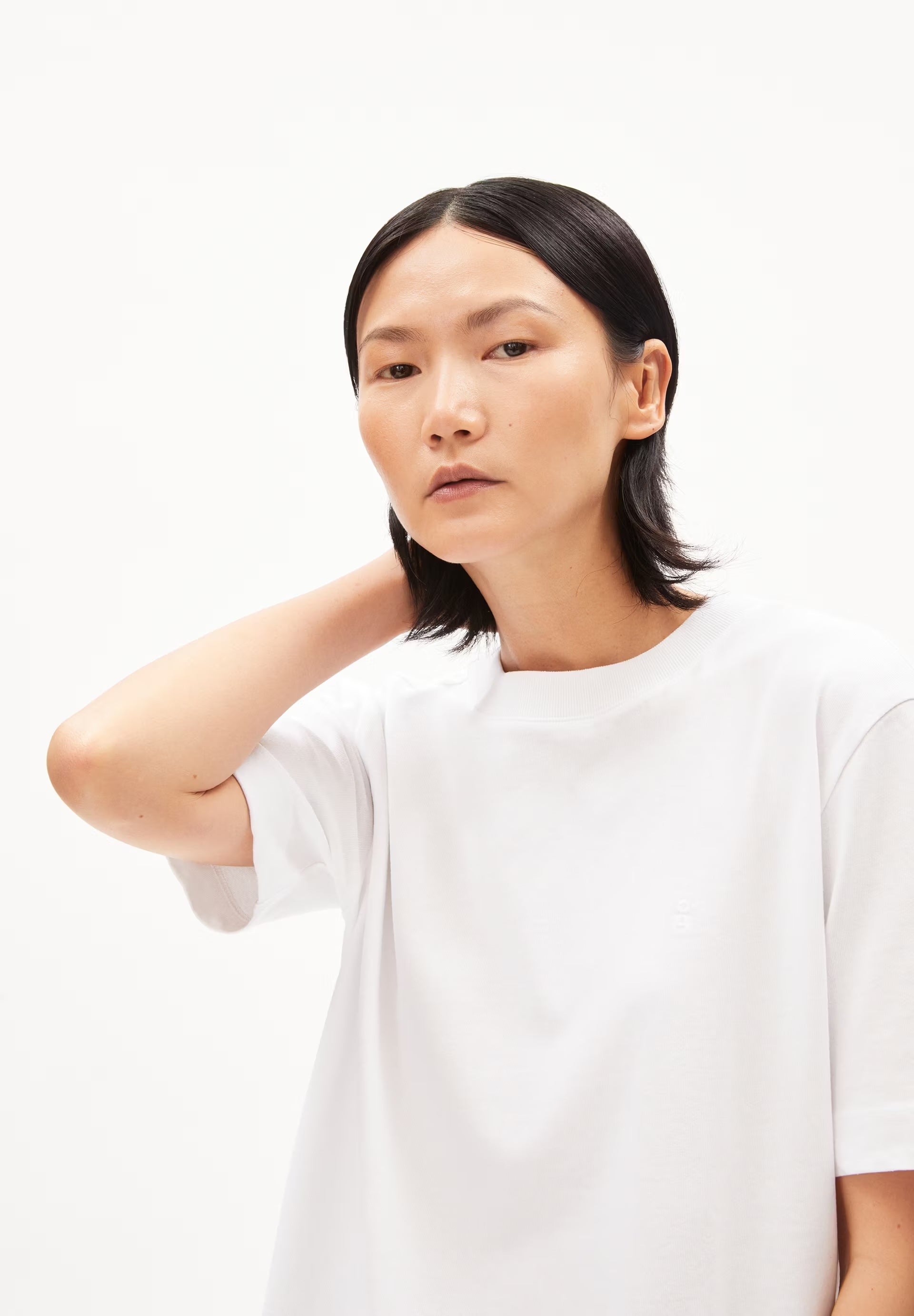 TARJAA IN WHITE – HEAVYWEIGHT T-SHIRT AUS BIO-BAUMWOLL MIX