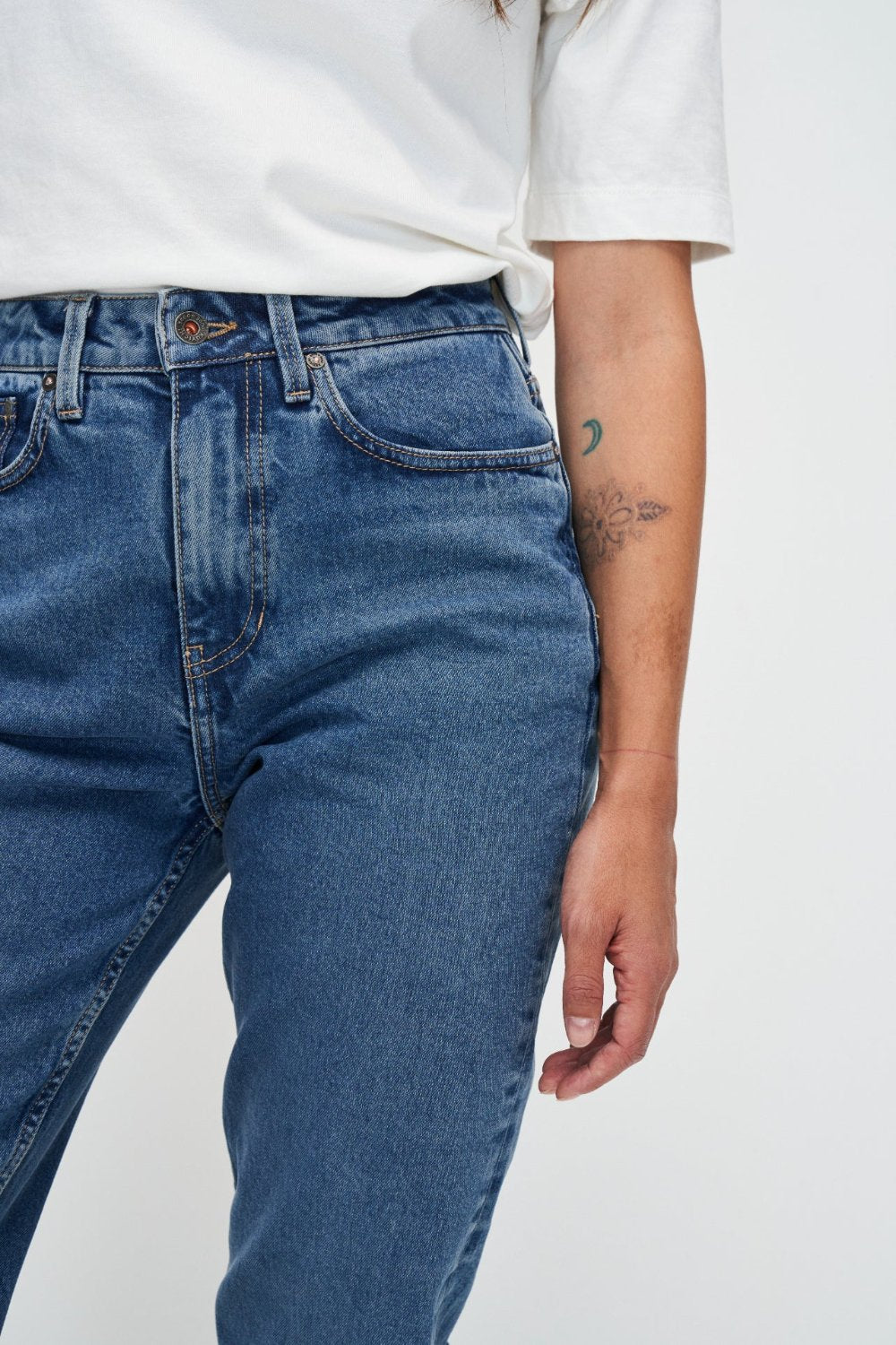 Nora Loose Tapered