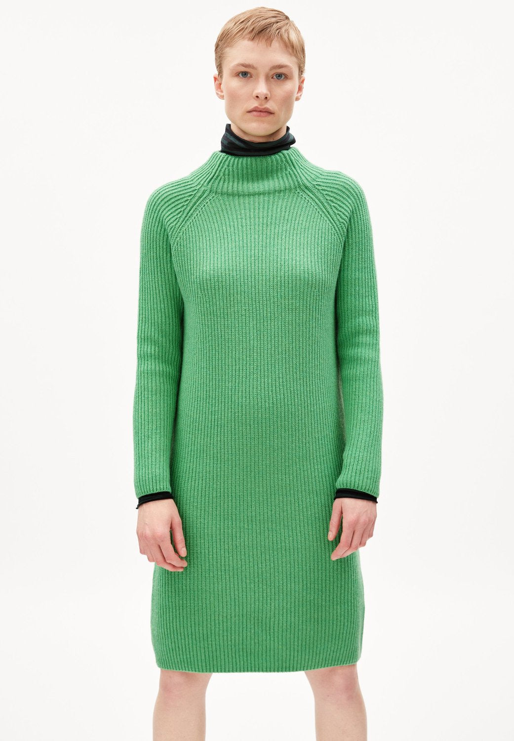 STRICKKLEID MILAANA