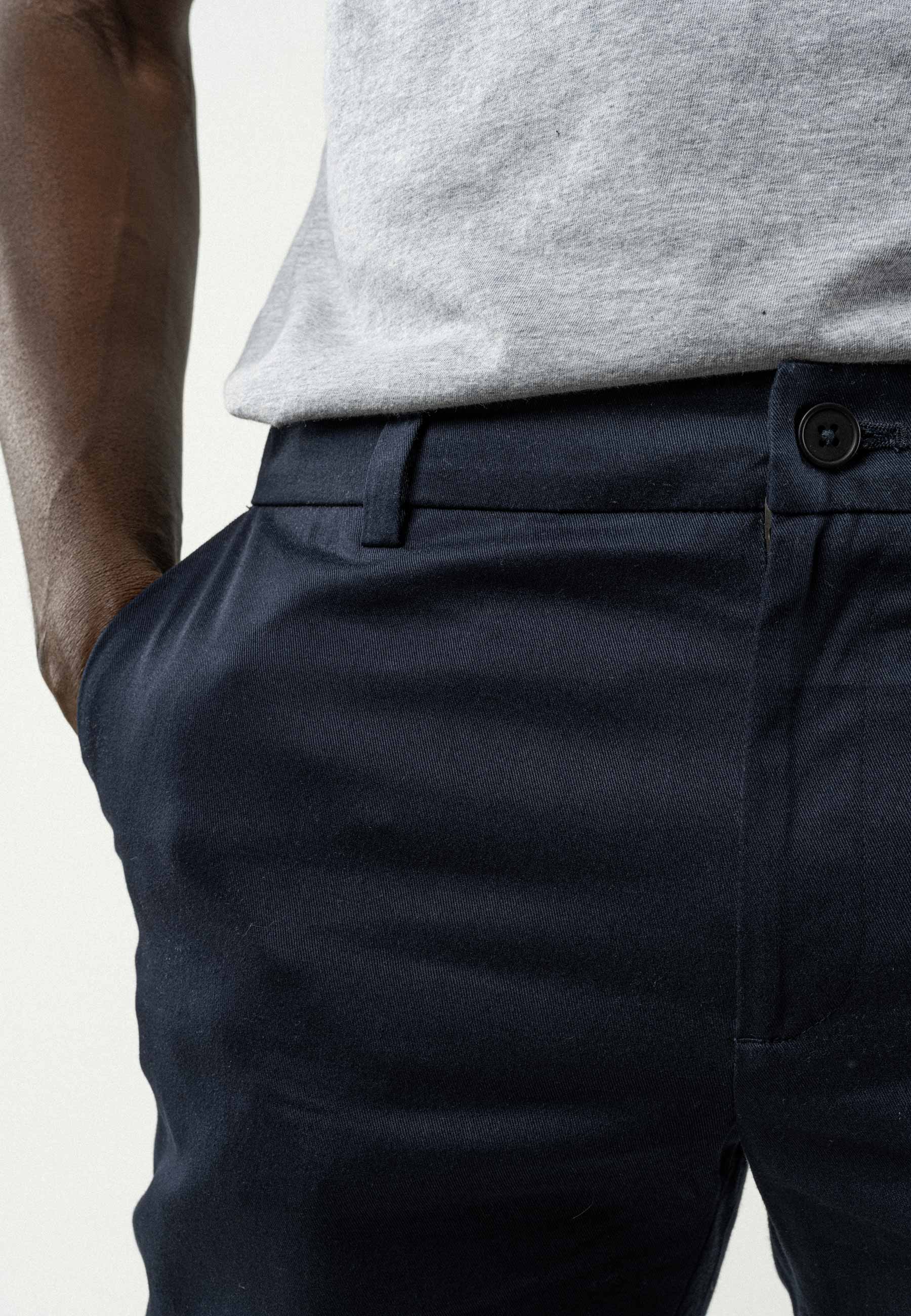 Chinohose mit normaler Passform POOJA