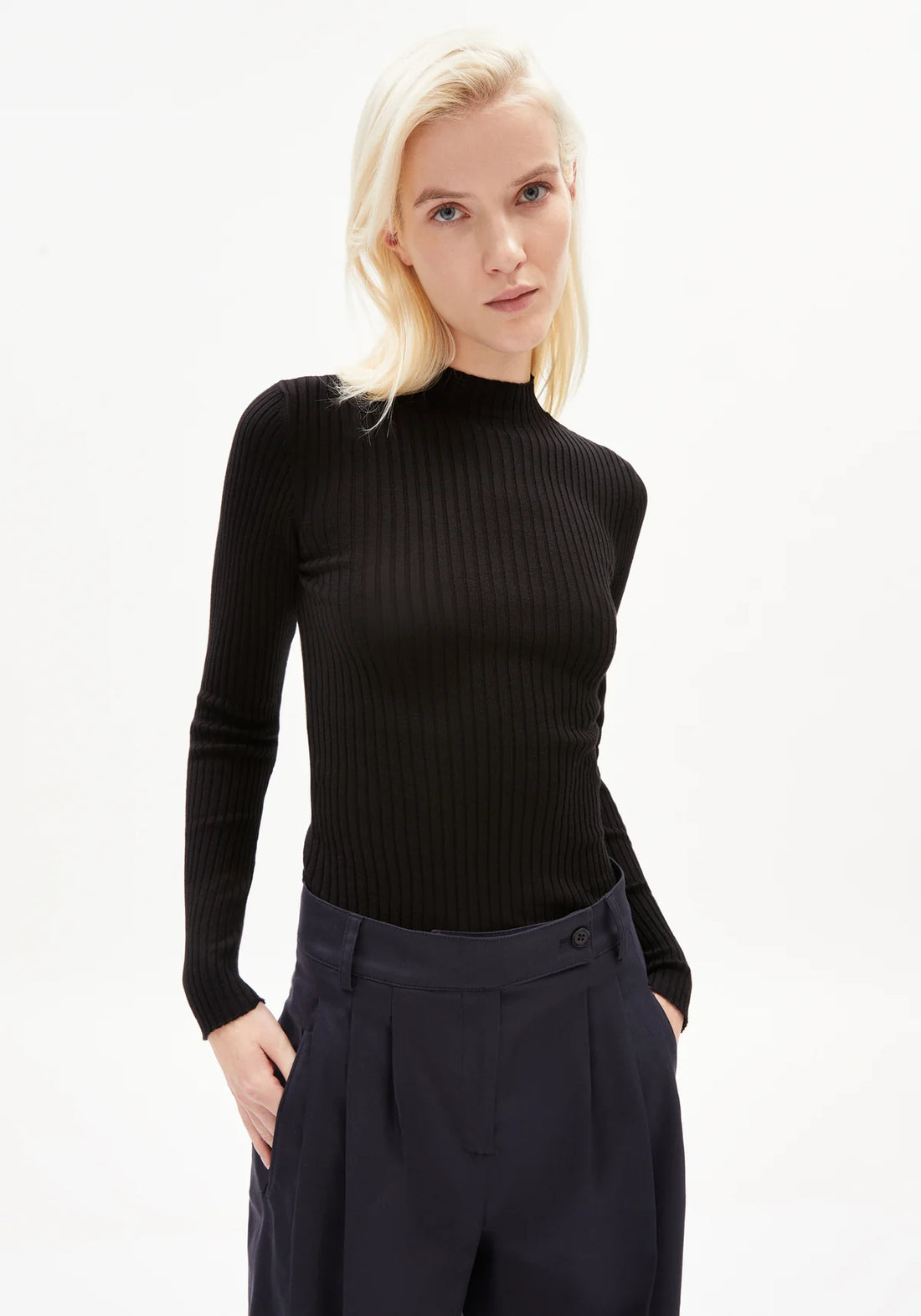 ALAANIA KNIT SWEATER
