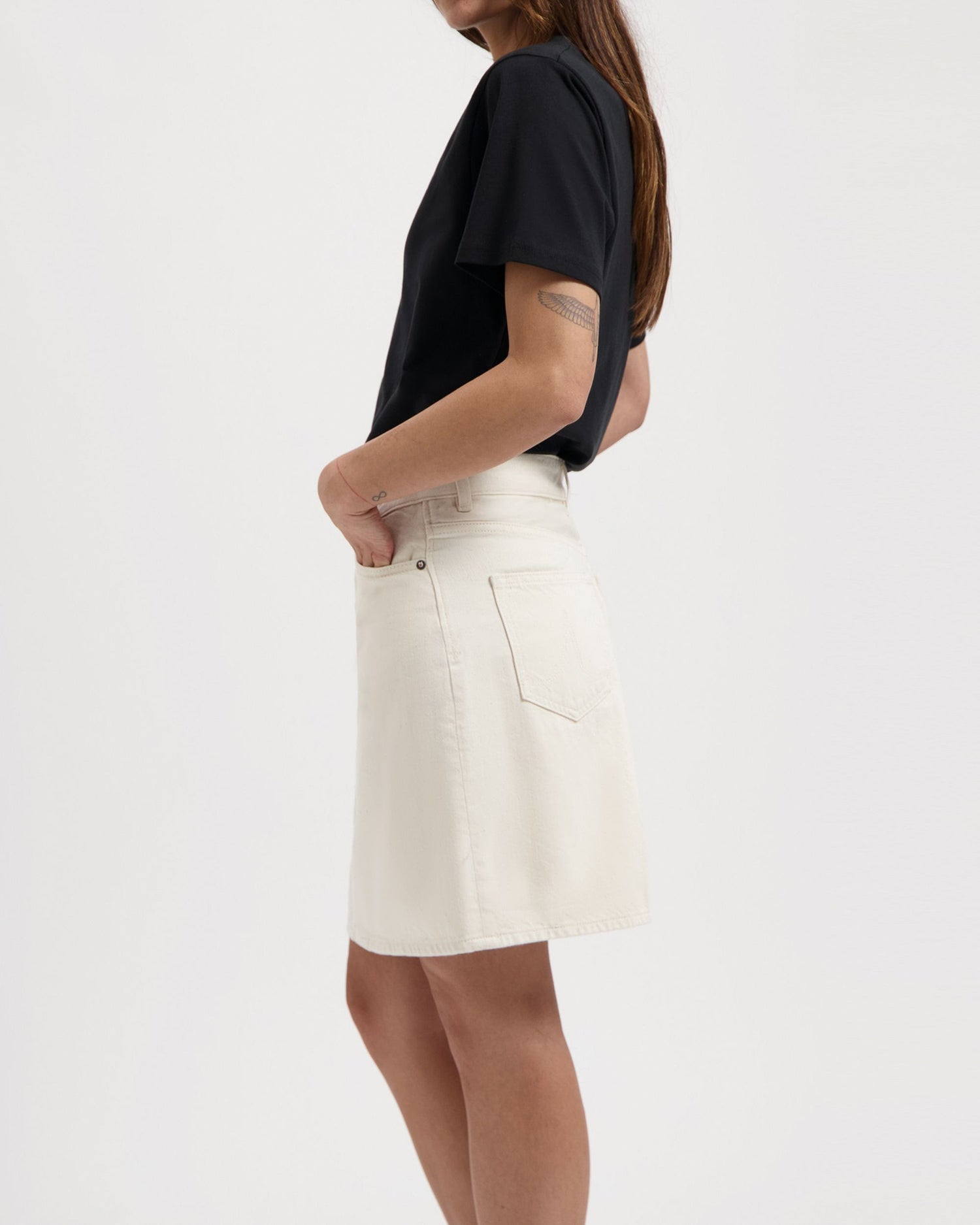 Dani Skirt in Off White – high-waisted Jeansrock aus Bio Baumwolle