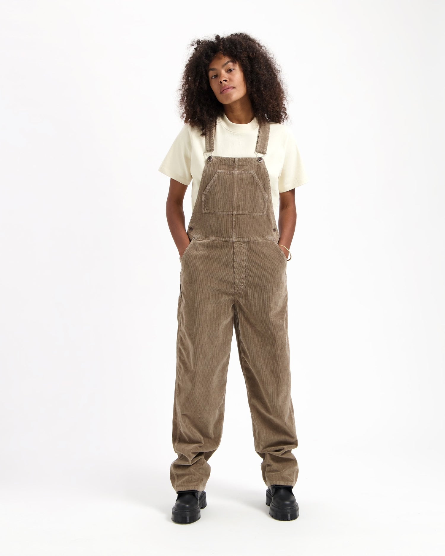 Jonna Dungaree – lockerer Jumpsuit in Cord