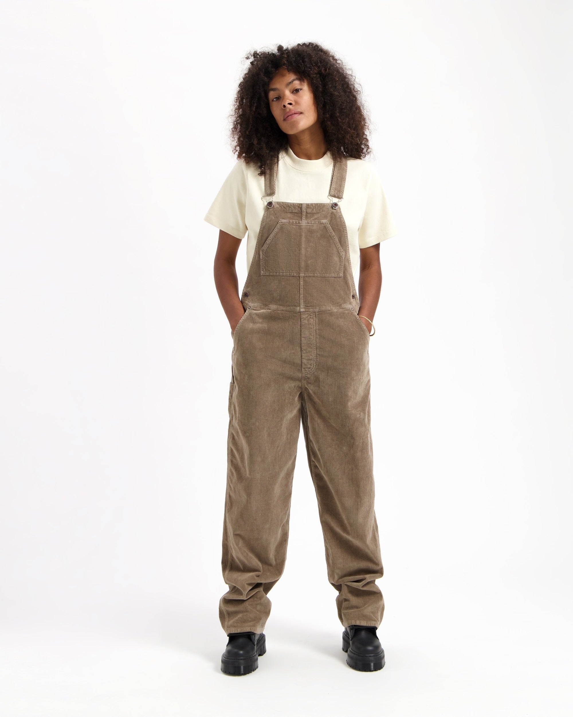 Jonna Dungaree – lockerer Jumpsuit in Cord