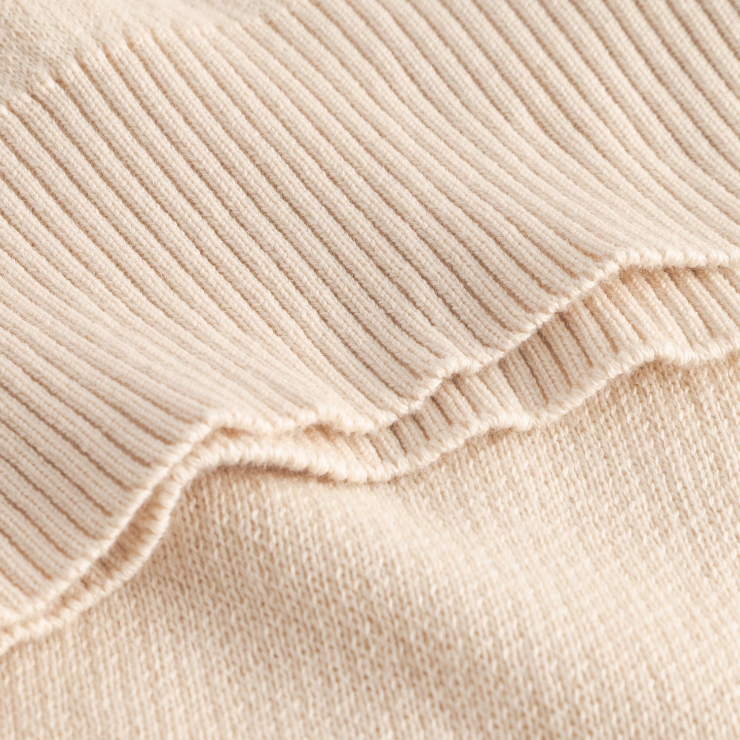 Jacquard-Strickjacke Vanilleweiß – Cardigan aus GOTS-zertifizierter Bio-Baumwolle