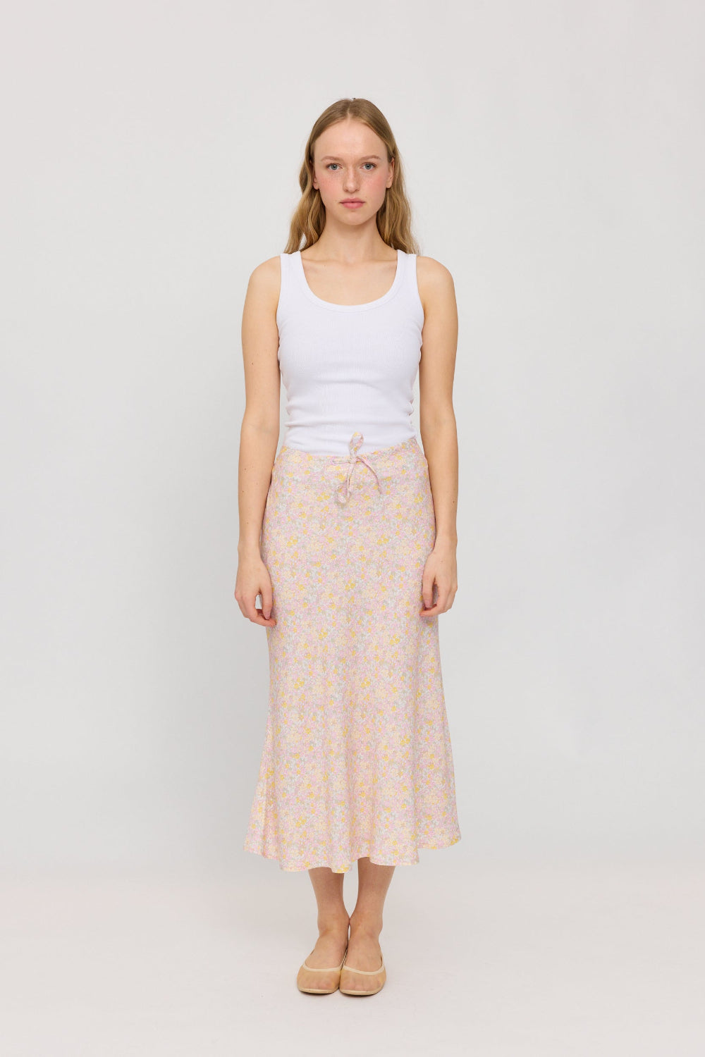 Printed Bias-Cut Skirt LENZING™ECOVERO™ in offwhite/printed – Midi-Rock mit Allover-Print aus Viskose