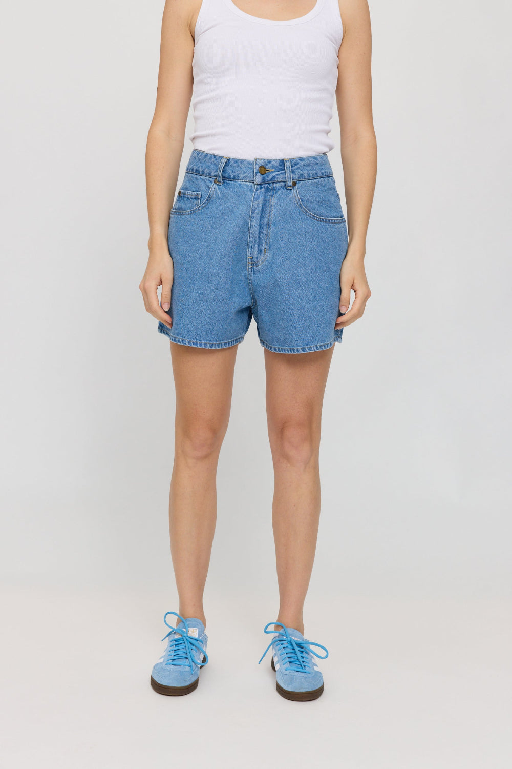 5-Pocket Denim Shorts Organic Cotton in light blue wash – kurze Jeans aus reiner Biobaumwolle