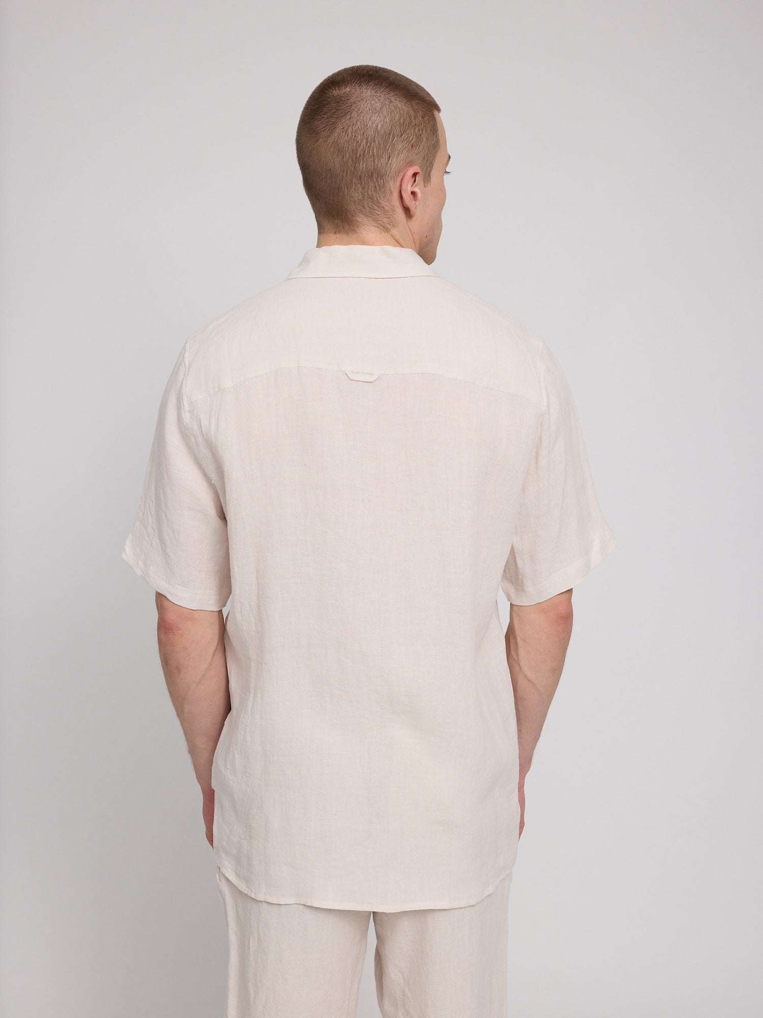 Shortsleeve Linen Shirt – Leichtes Leinenhemd für Sommer
