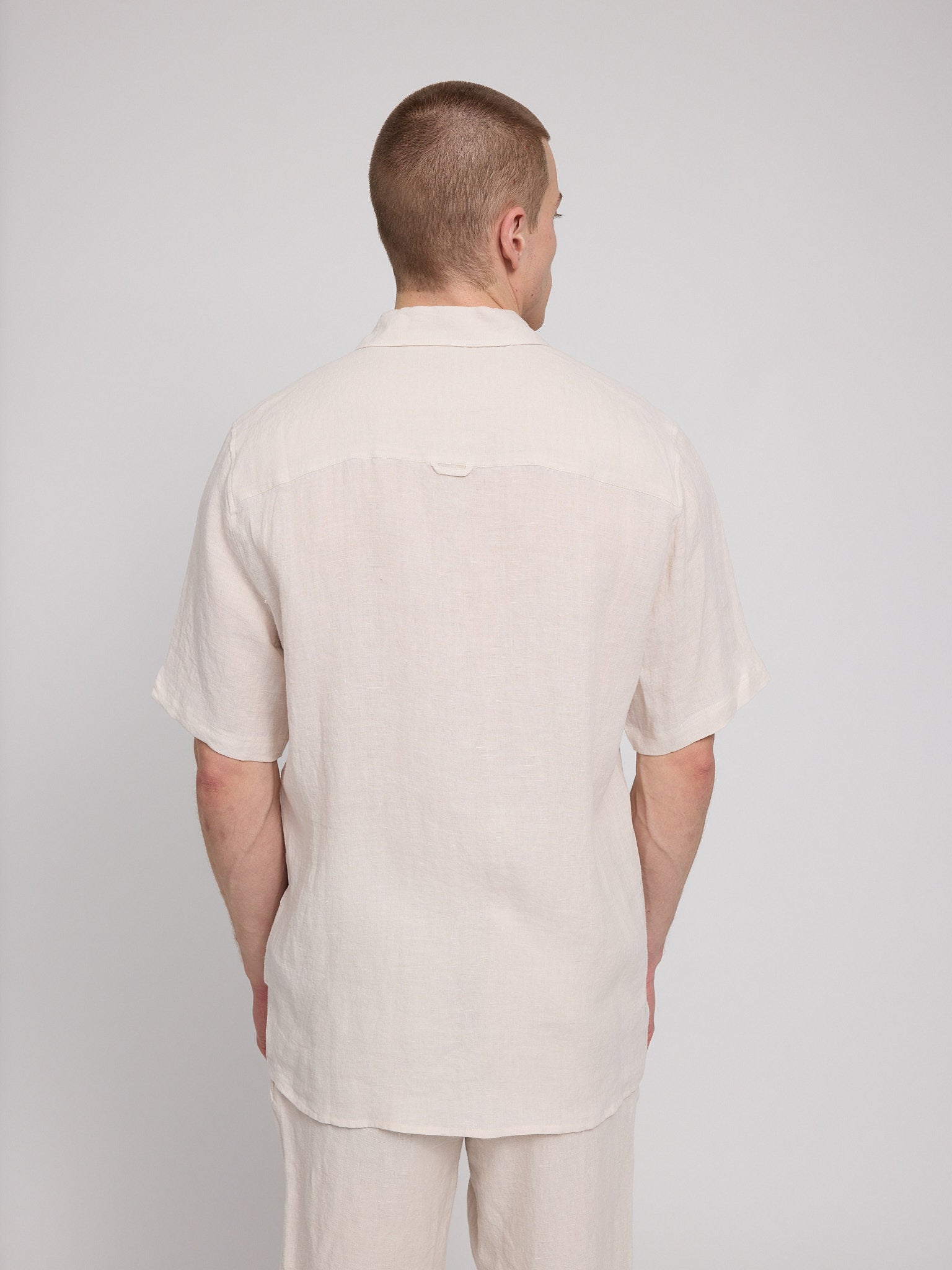 Shortsleeve Linen Shirt – Leichtes Leinenhemd für Sommer