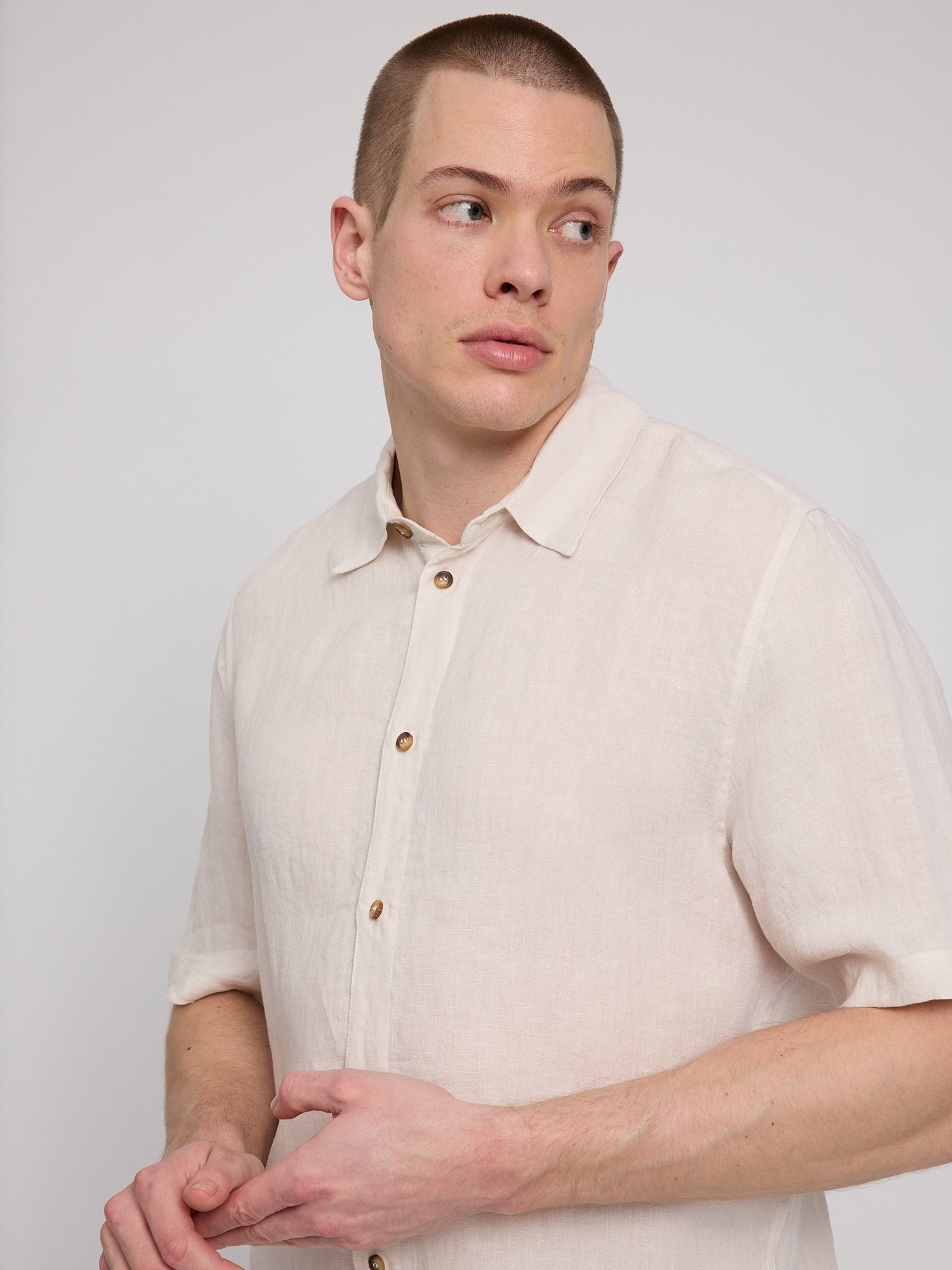 Shortsleeve Linen Shirt – Leichtes Leinenhemd für Sommer